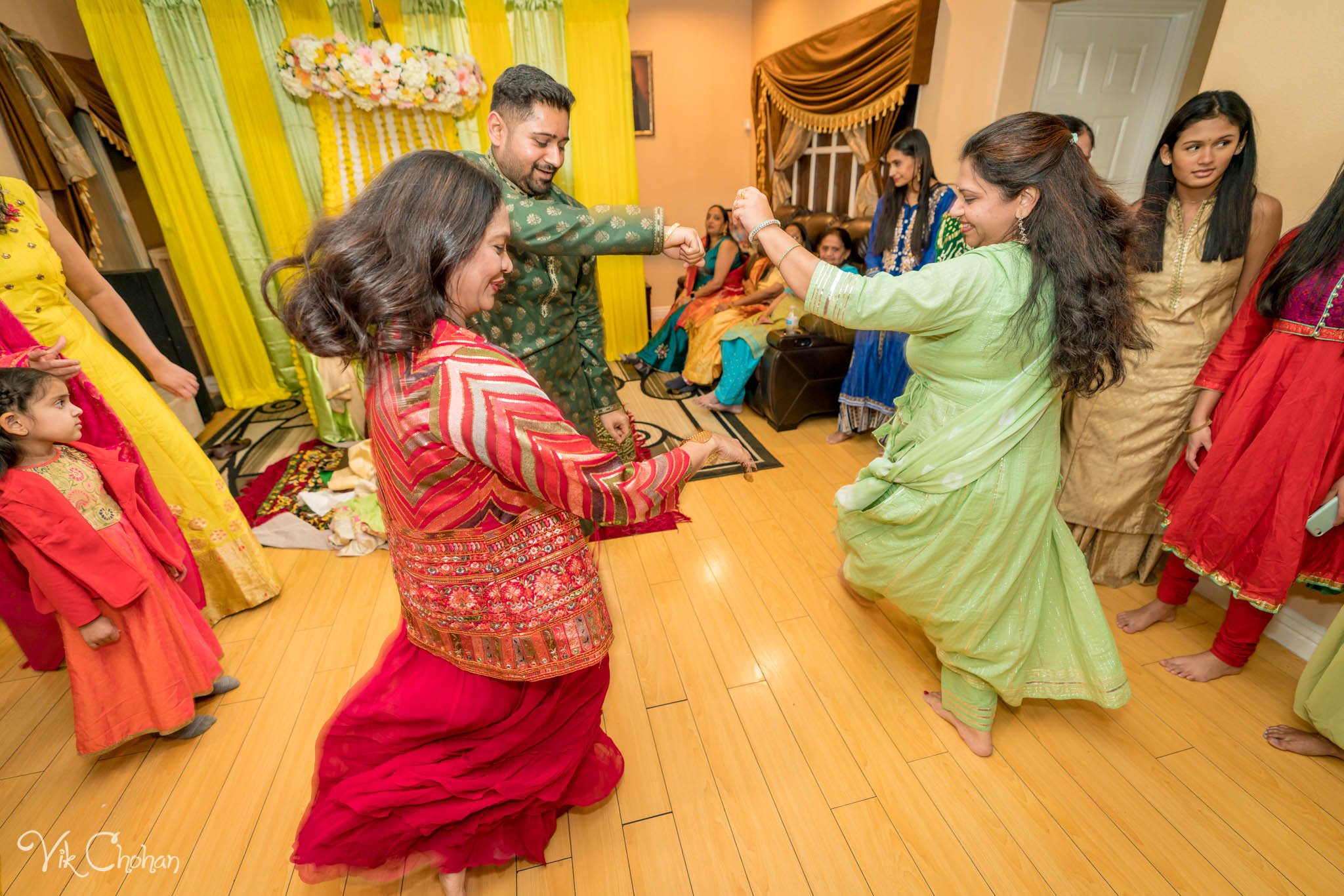 2022-02-03-Hely-&-Parth-Mendi-Indian-Wedding-Vik-Chohan-Photography-Photo-Booth-Social-Media-VCP-037.jpg