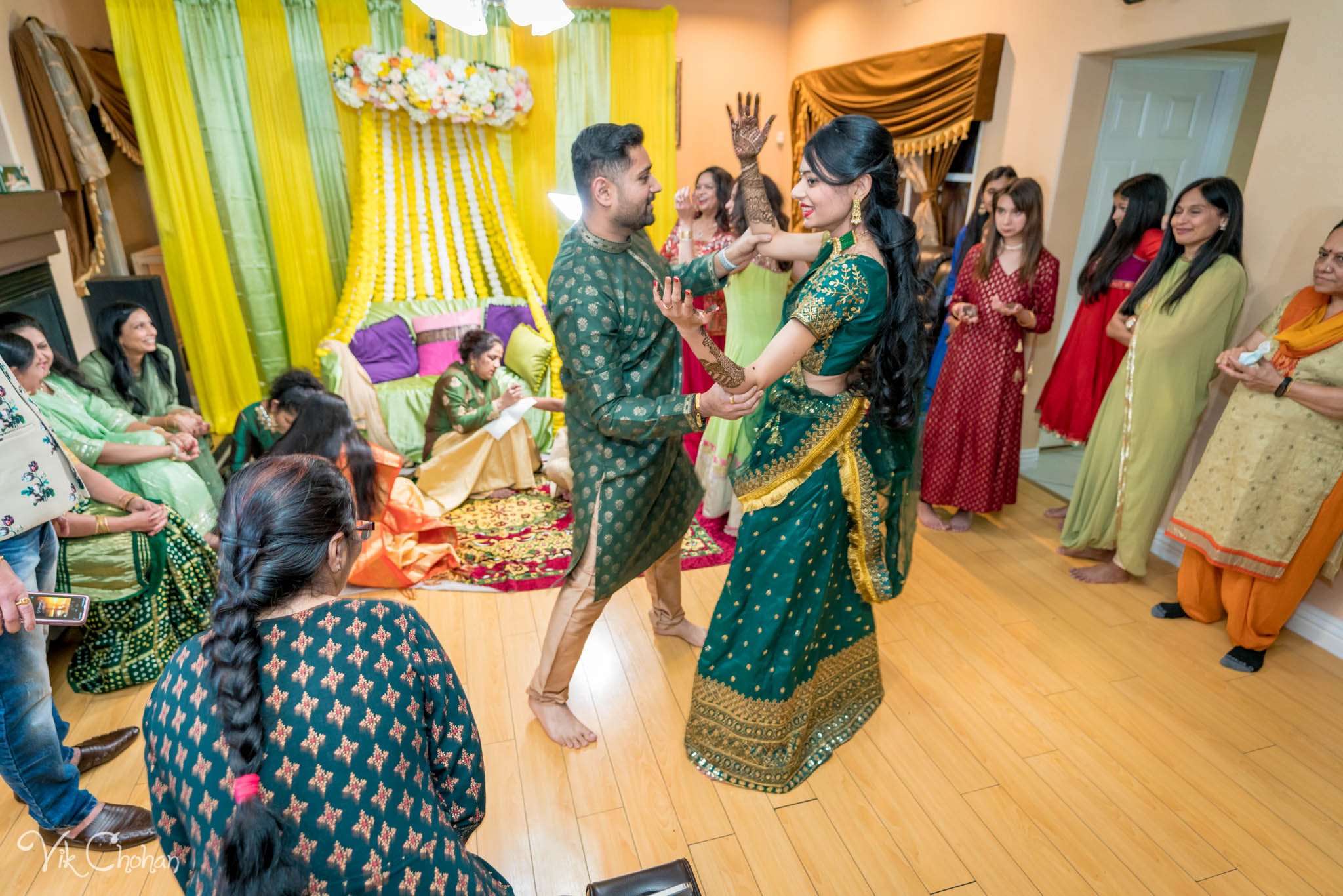 2022-02-03-Hely-&-Parth-Mendi-Indian-Wedding-Vik-Chohan-Photography-Photo-Booth-Social-Media-VCP-040.jpg
