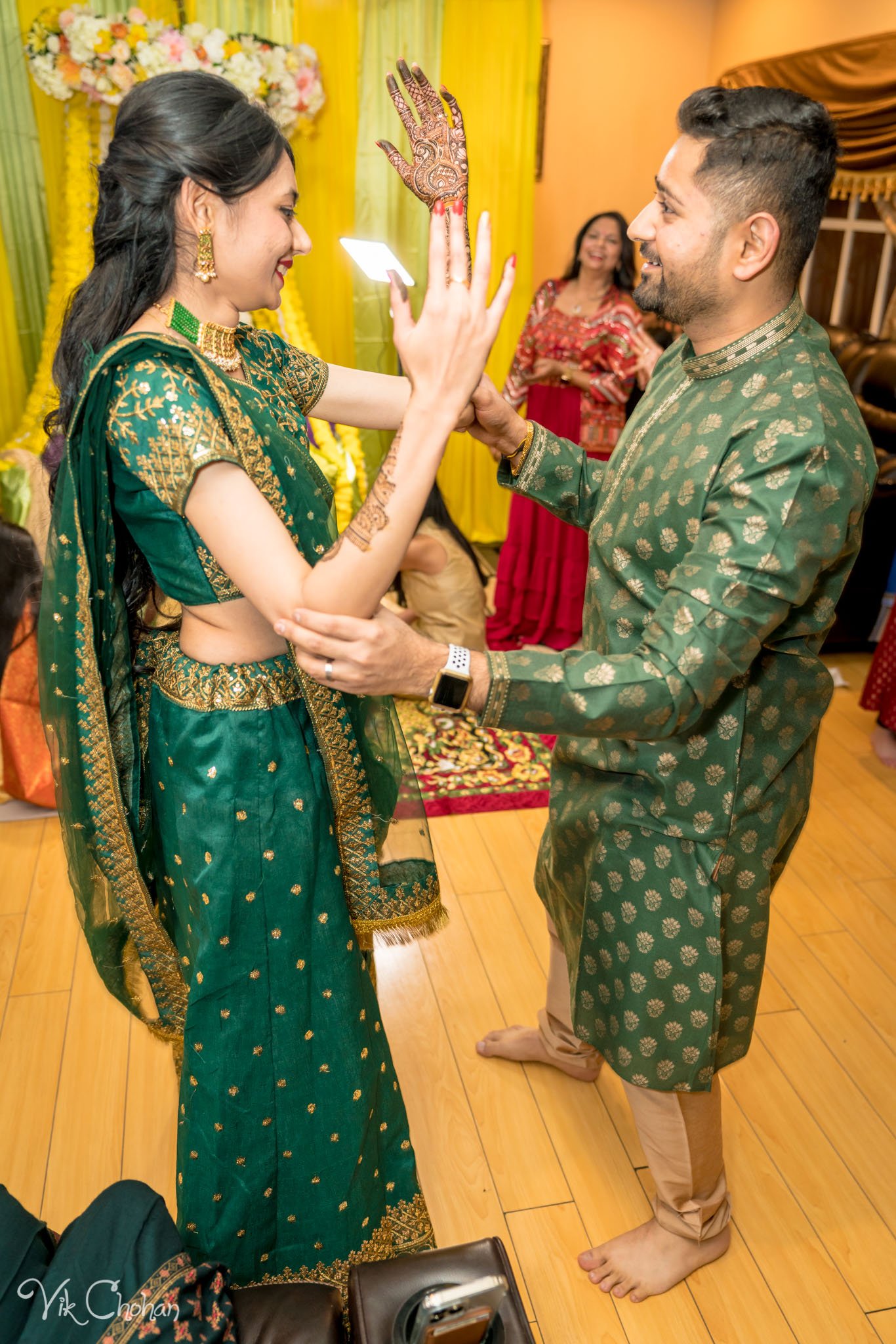 2022-02-03-Hely-&-Parth-Mendi-Indian-Wedding-Vik-Chohan-Photography-Photo-Booth-Social-Media-VCP-041.jpg