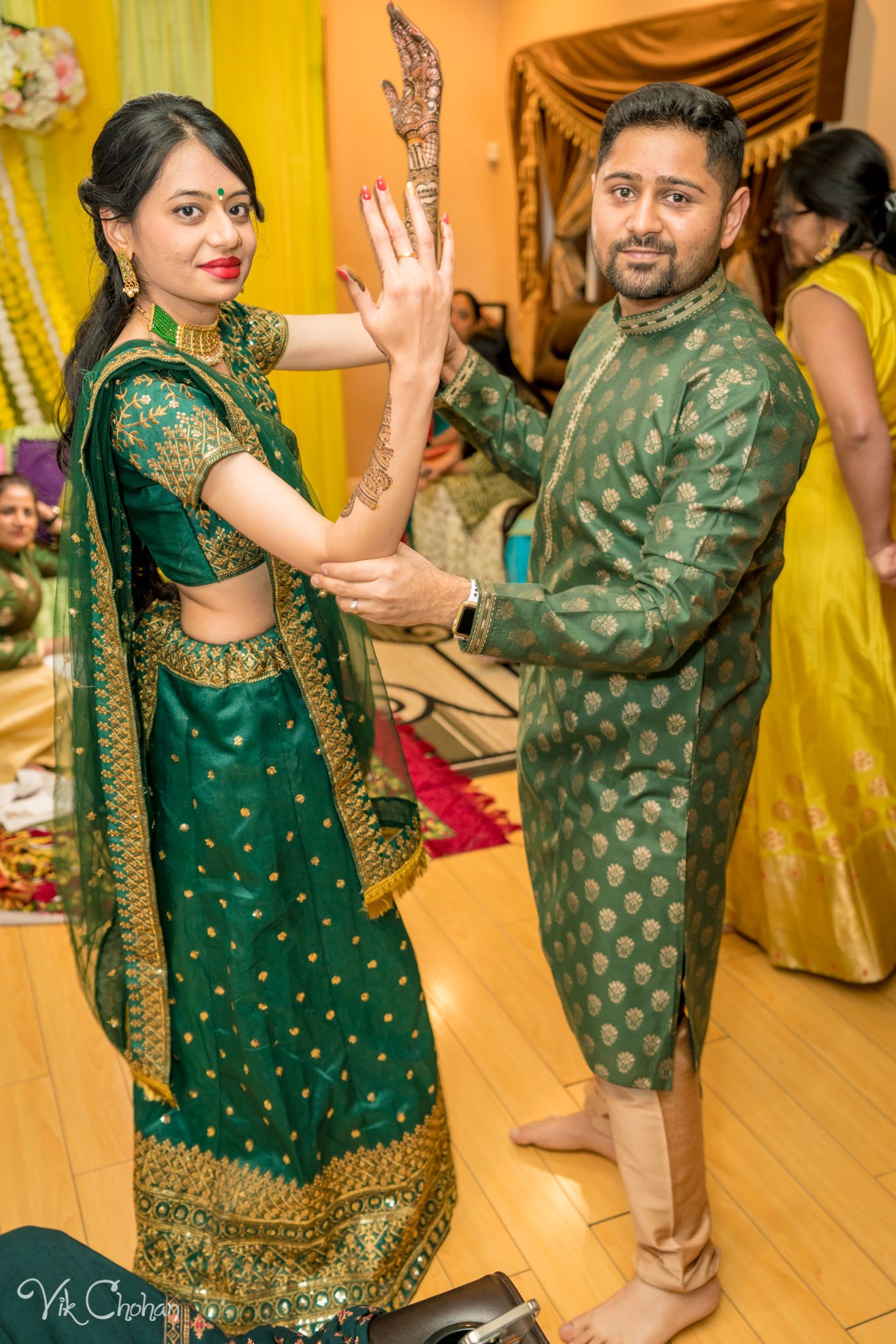 2022-02-03-Hely-&-Parth-Mendi-Indian-Wedding-Vik-Chohan-Photography-Photo-Booth-Social-Media-VCP-042.jpg