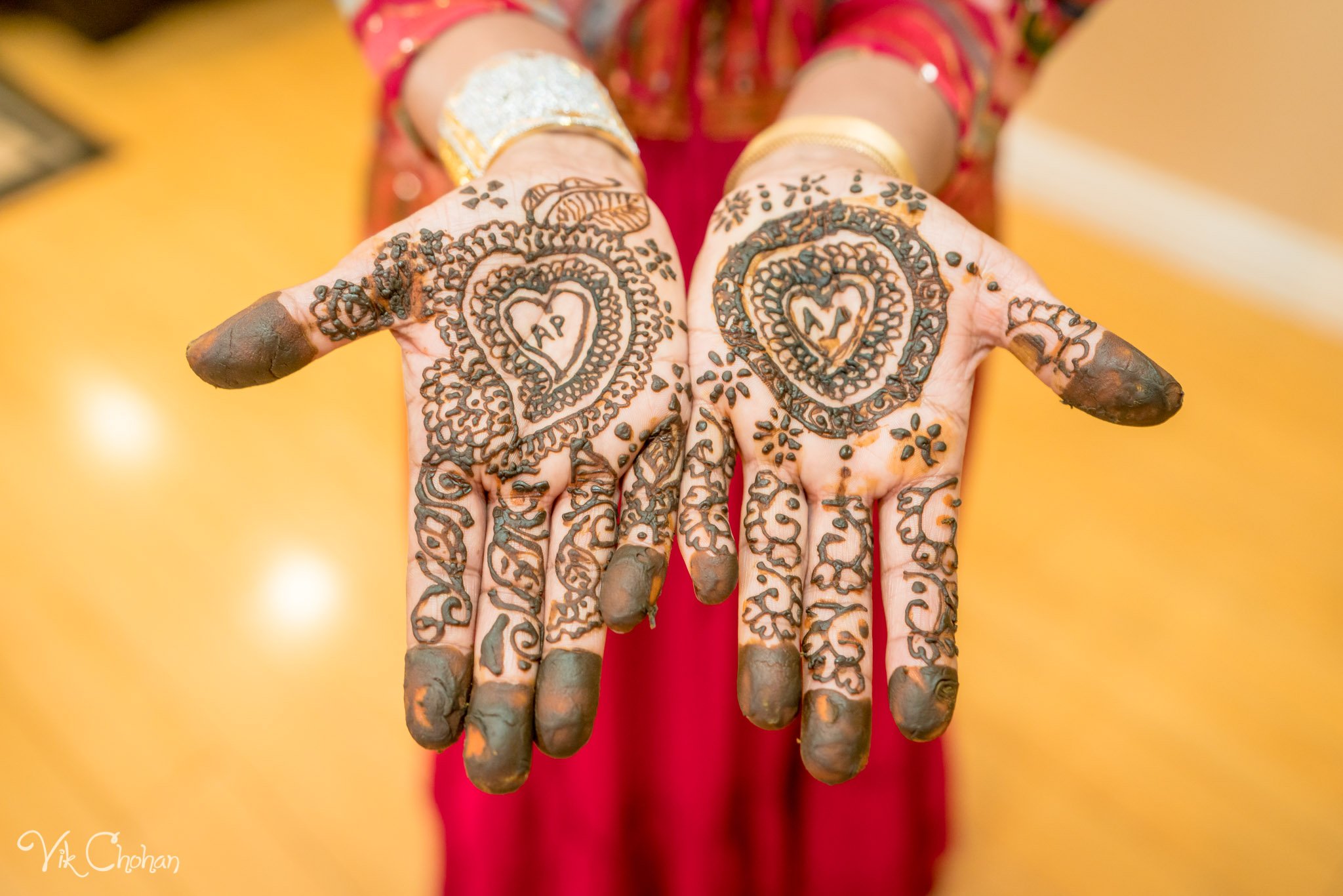 2022-02-03-Hely-&-Parth-Mendi-Indian-Wedding-Vik-Chohan-Photography-Photo-Booth-Social-Media-VCP-074.jpg