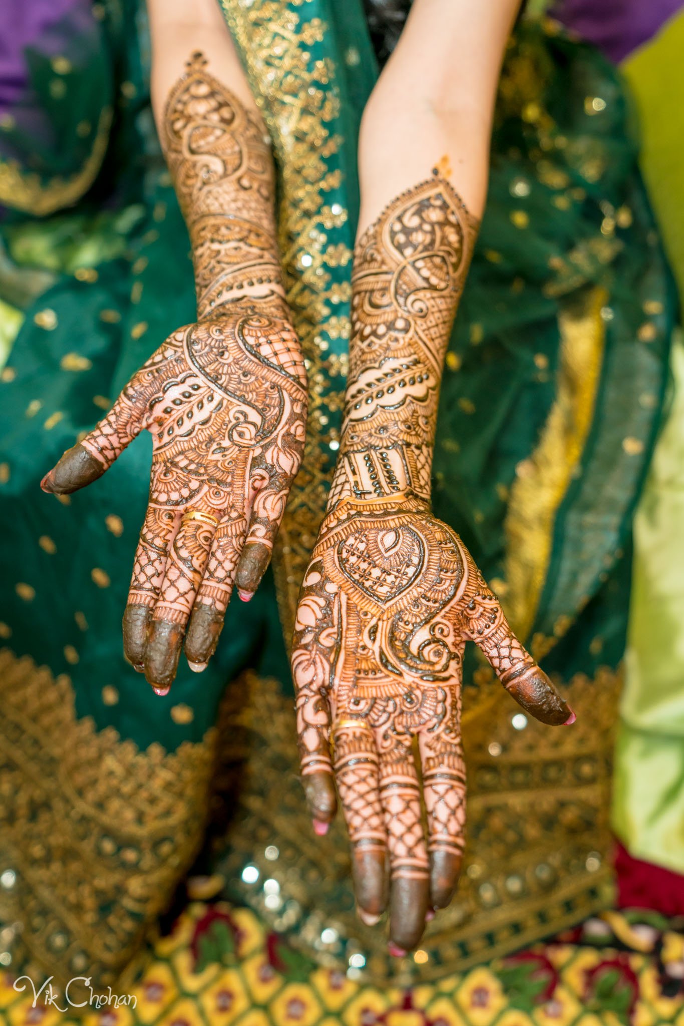 2022-02-03-Hely-&-Parth-Mendi-Indian-Wedding-Vik-Chohan-Photography-Photo-Booth-Social-Media-VCP-095.jpg