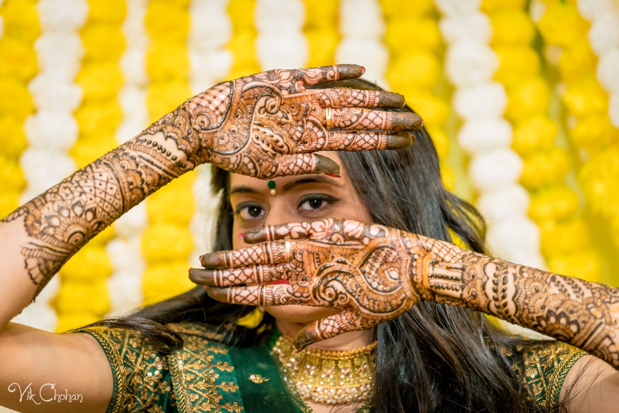 2022-02-03-Hely-&-Parth-Mendi-Indian-Wedding-Vik-Chohan-Photography-Photo-Booth-Social-Media-VCP-096.jpg