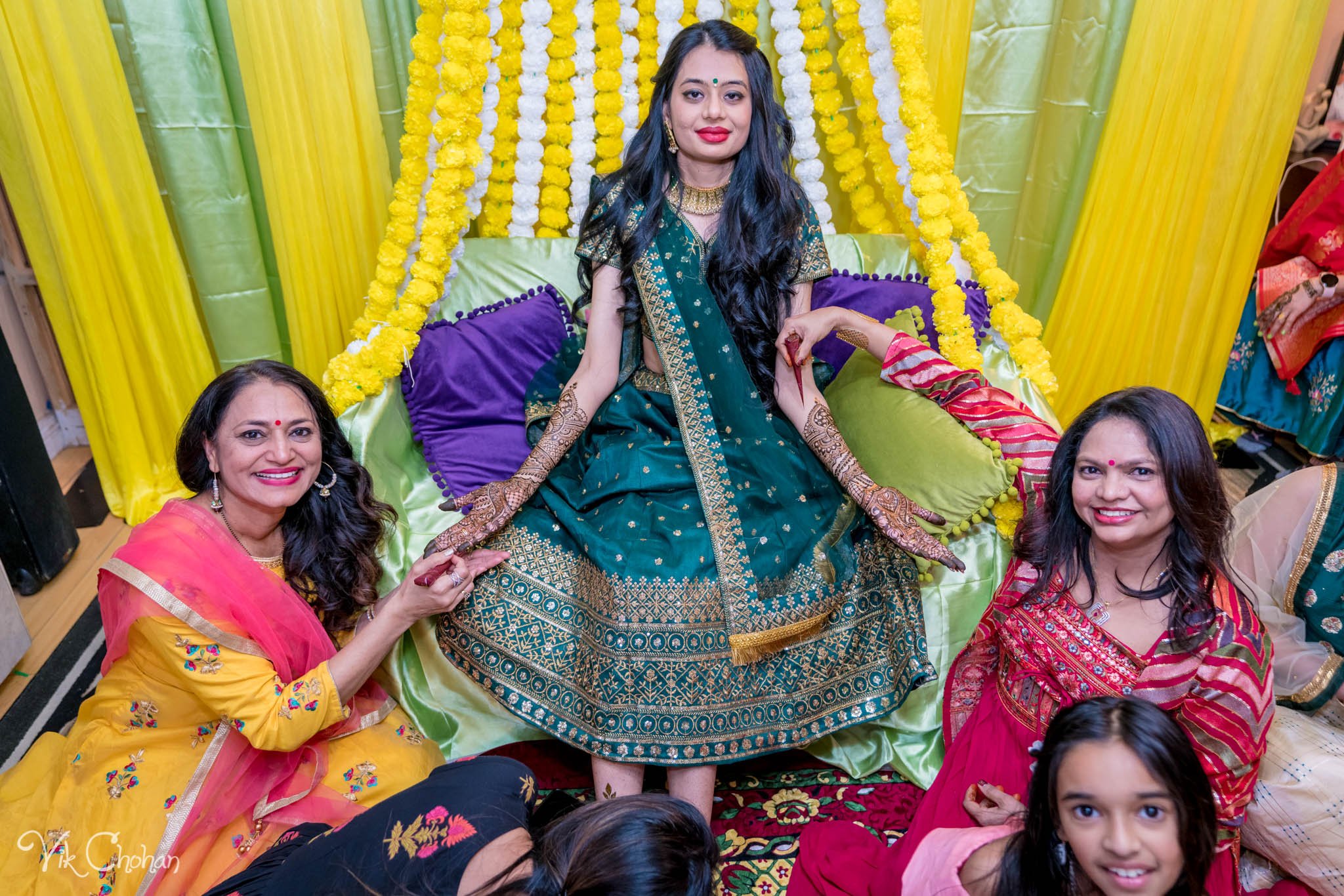 2022-02-03-Hely-&-Parth-Mendi-Indian-Wedding-Vik-Chohan-Photography-Photo-Booth-Social-Media-VCP-111.jpg