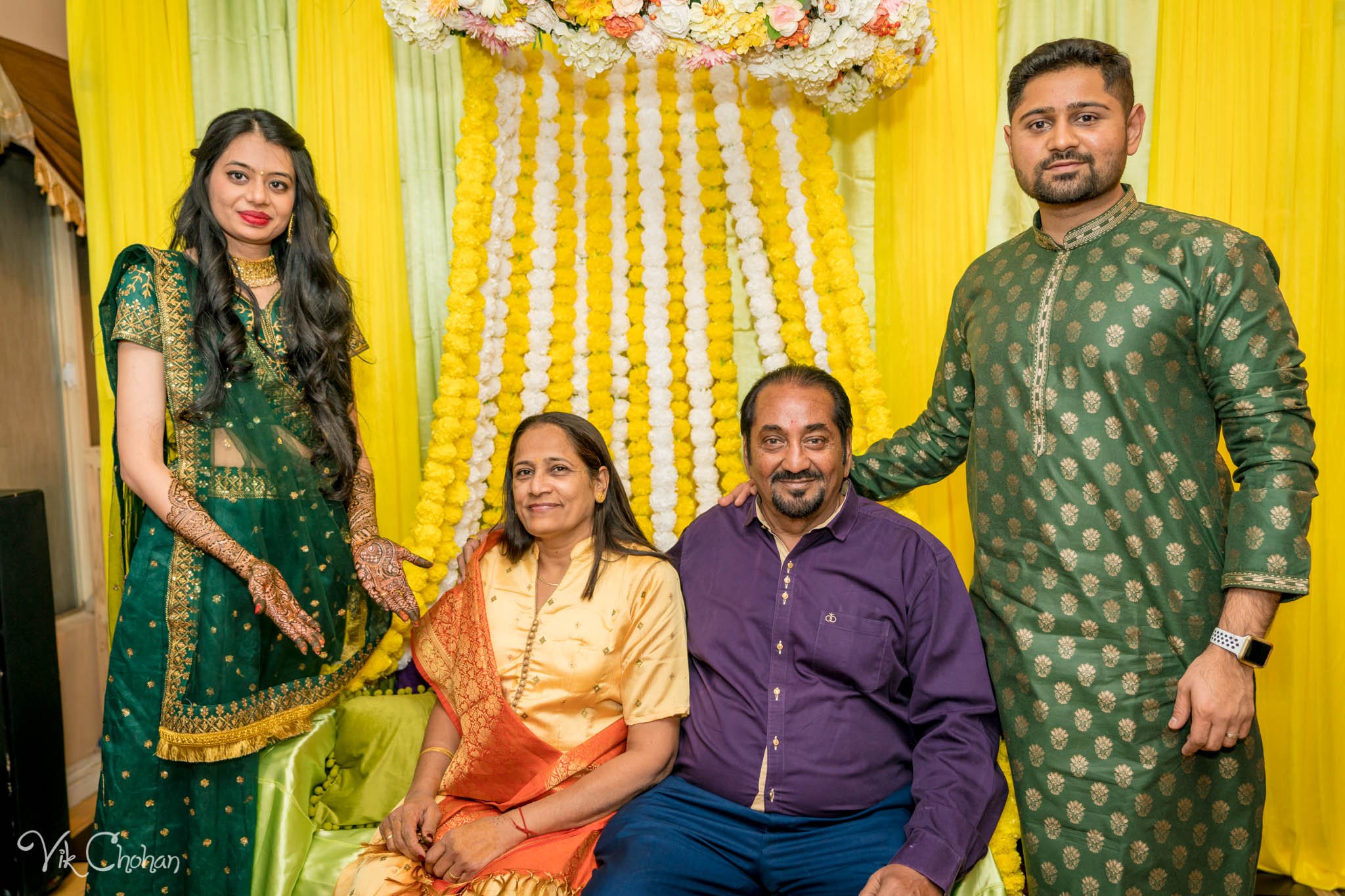 2022-02-03-Hely-&-Parth-Mendi-Indian-Wedding-Vik-Chohan-Photography-Photo-Booth-Social-Media-VCP-204.jpg