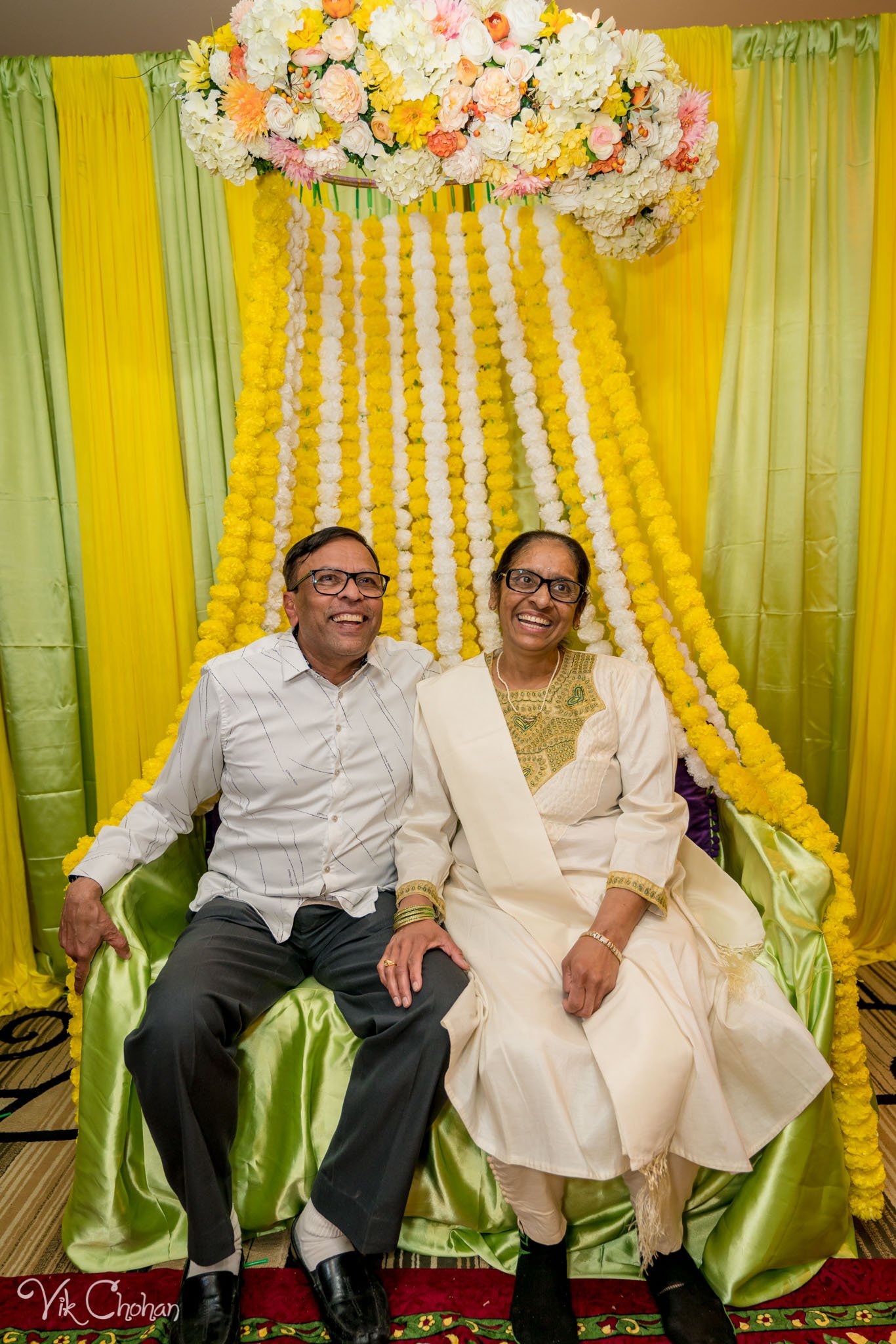 2022-02-03-Hely-&-Parth-Mendi-Indian-Wedding-Vik-Chohan-Photography-Photo-Booth-Social-Media-VCP-220.jpg