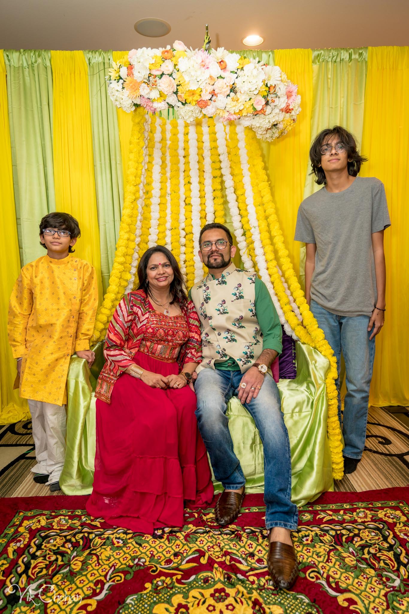 2022-02-03-Hely-&-Parth-Mendi-Indian-Wedding-Vik-Chohan-Photography-Photo-Booth-Social-Media-VCP-222.jpg