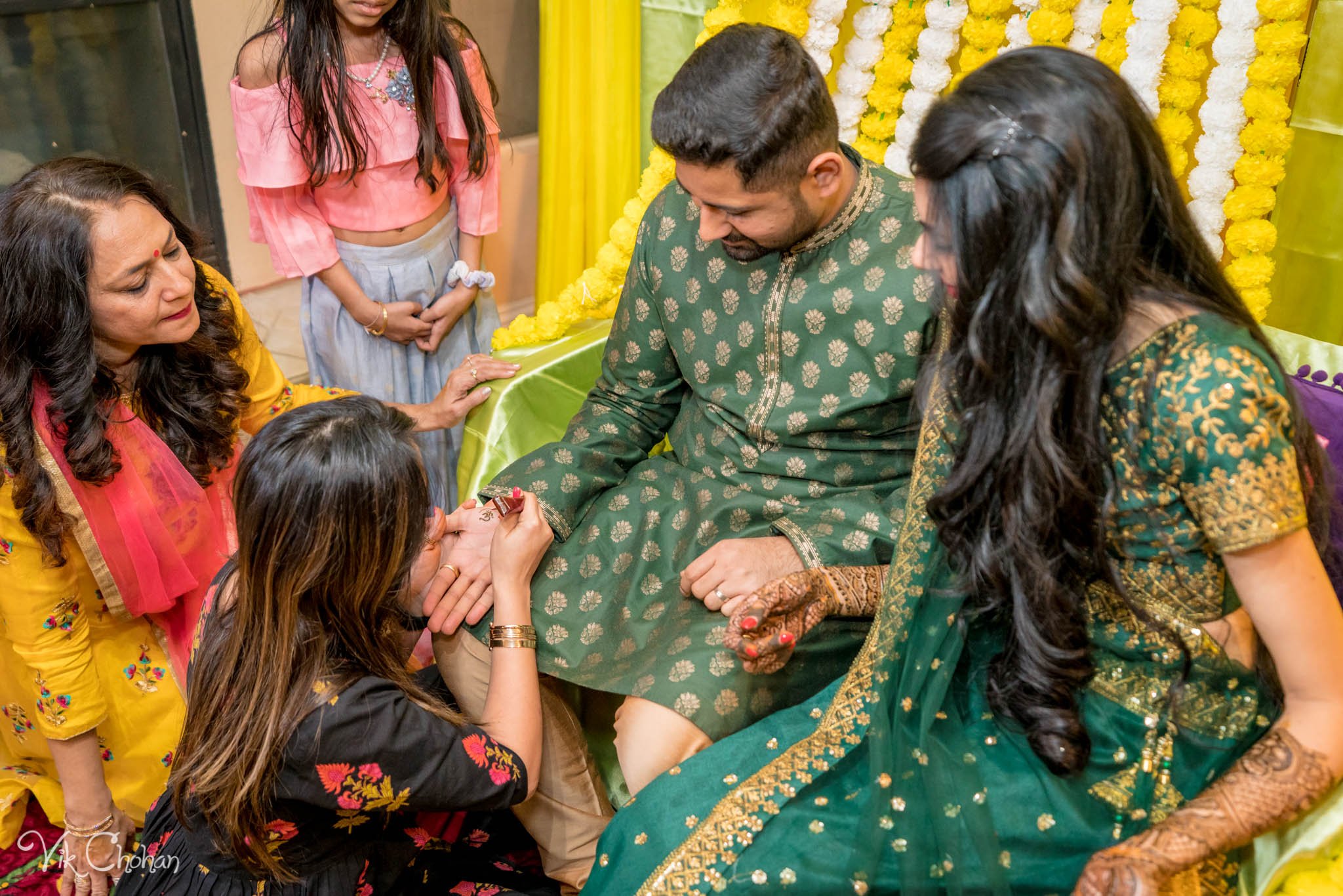 2022-02-03-Hely-&-Parth-Mendi-Indian-Wedding-Vik-Chohan-Photography-Photo-Booth-Social-Media-VCP-240.jpg