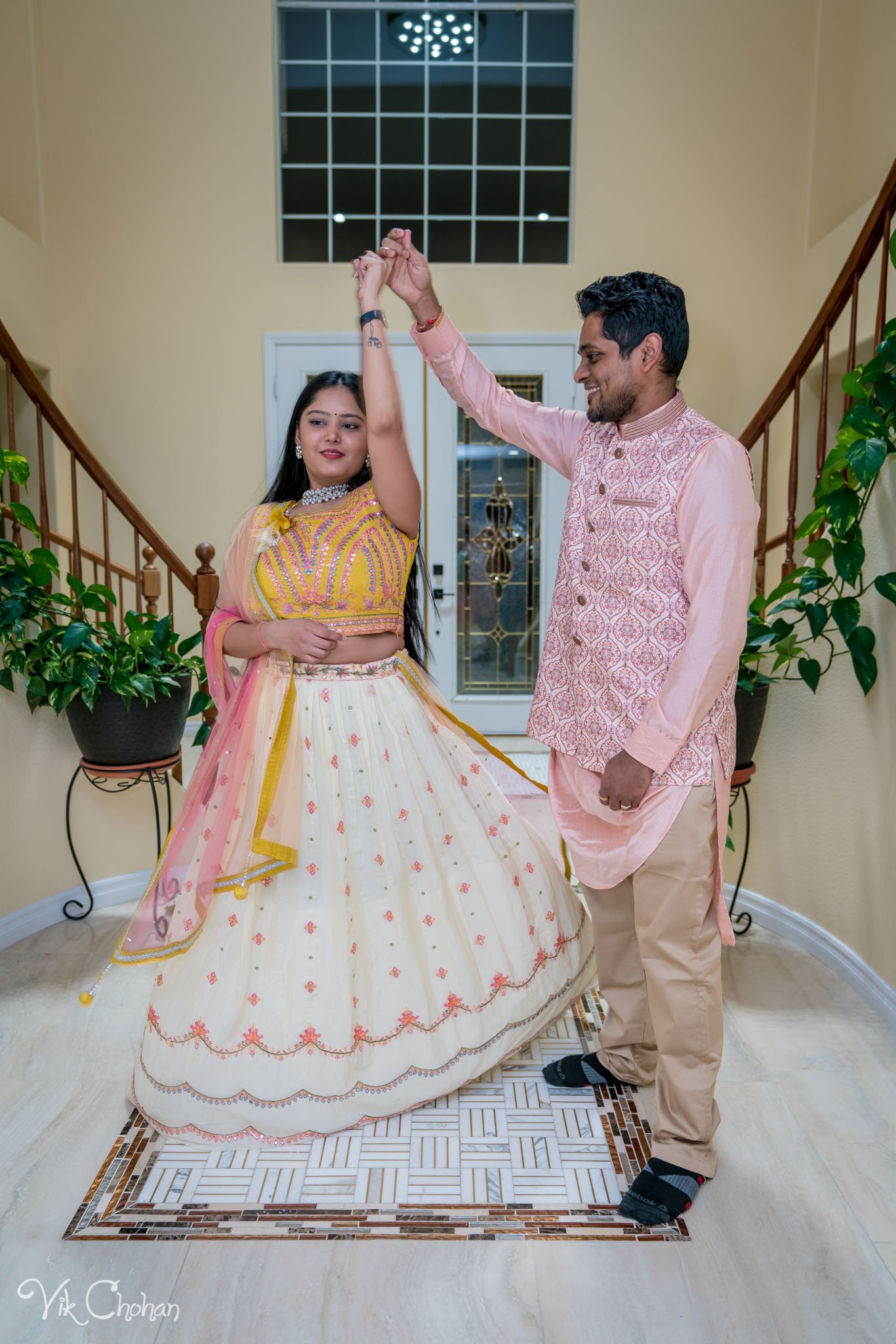 2022-02-04-Hely-&-Parth-Garba-Night-Indian-Wedding-Vik-Chohan-Photography-Photo-Booth-Social-Media-VCP-028.jpg