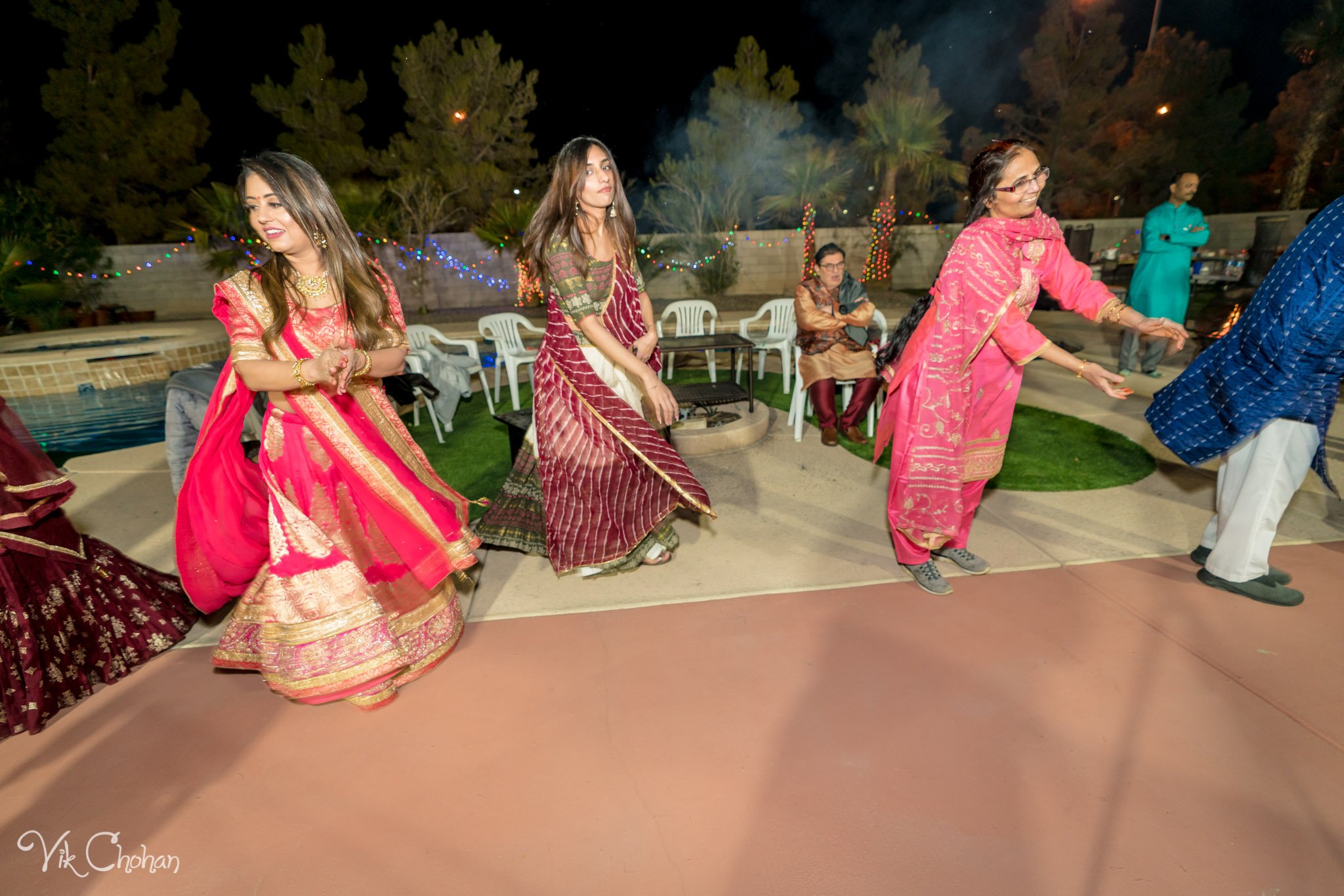 2022-02-04-Hely-&-Parth-Garba-Night-Indian-Wedding-Vik-Chohan-Photography-Photo-Booth-Social-Media-VCP-095.jpg