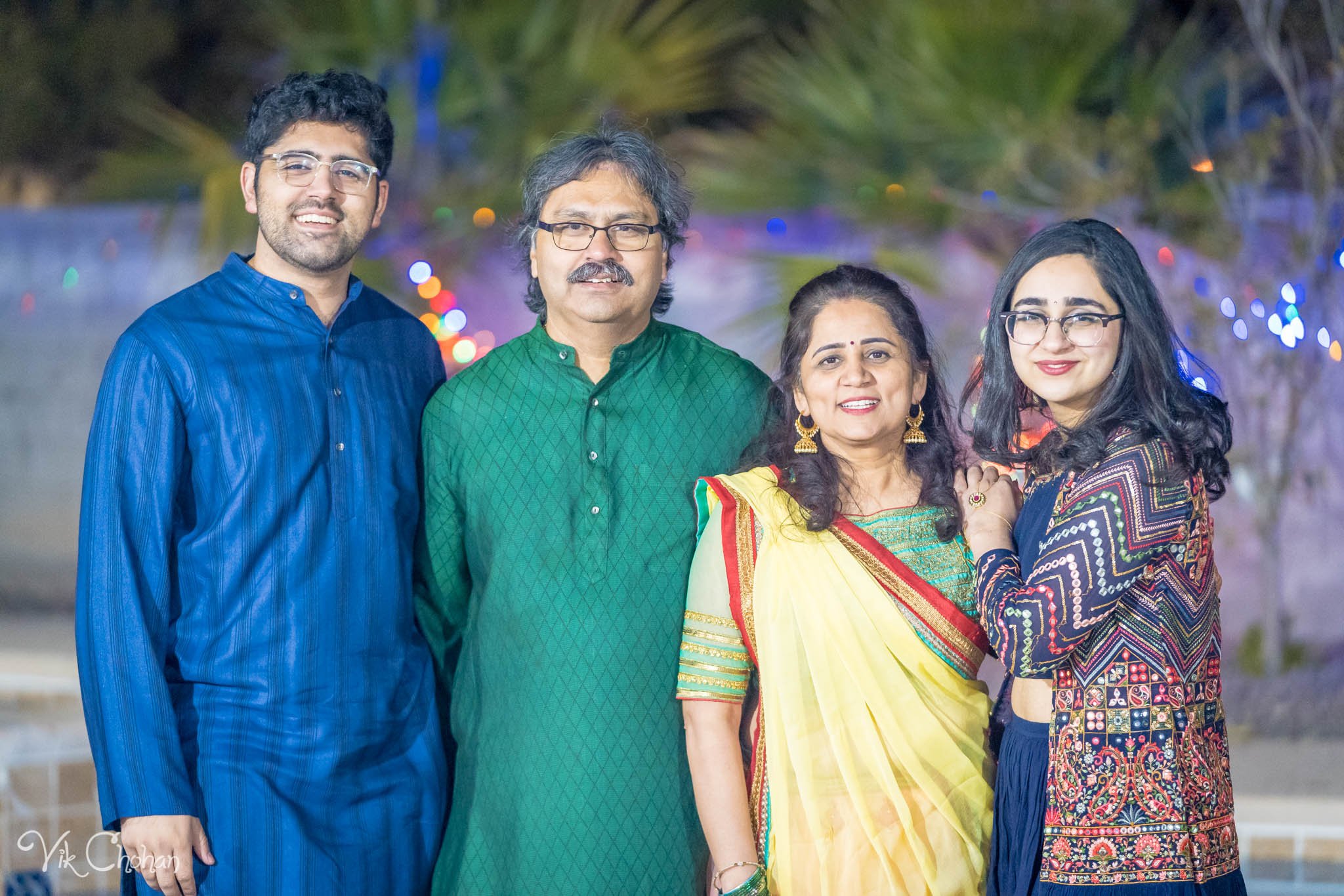 2022-02-04-Hely-&-Parth-Garba-Night-Indian-Wedding-Vik-Chohan-Photography-Photo-Booth-Social-Media-VCP-183.jpg