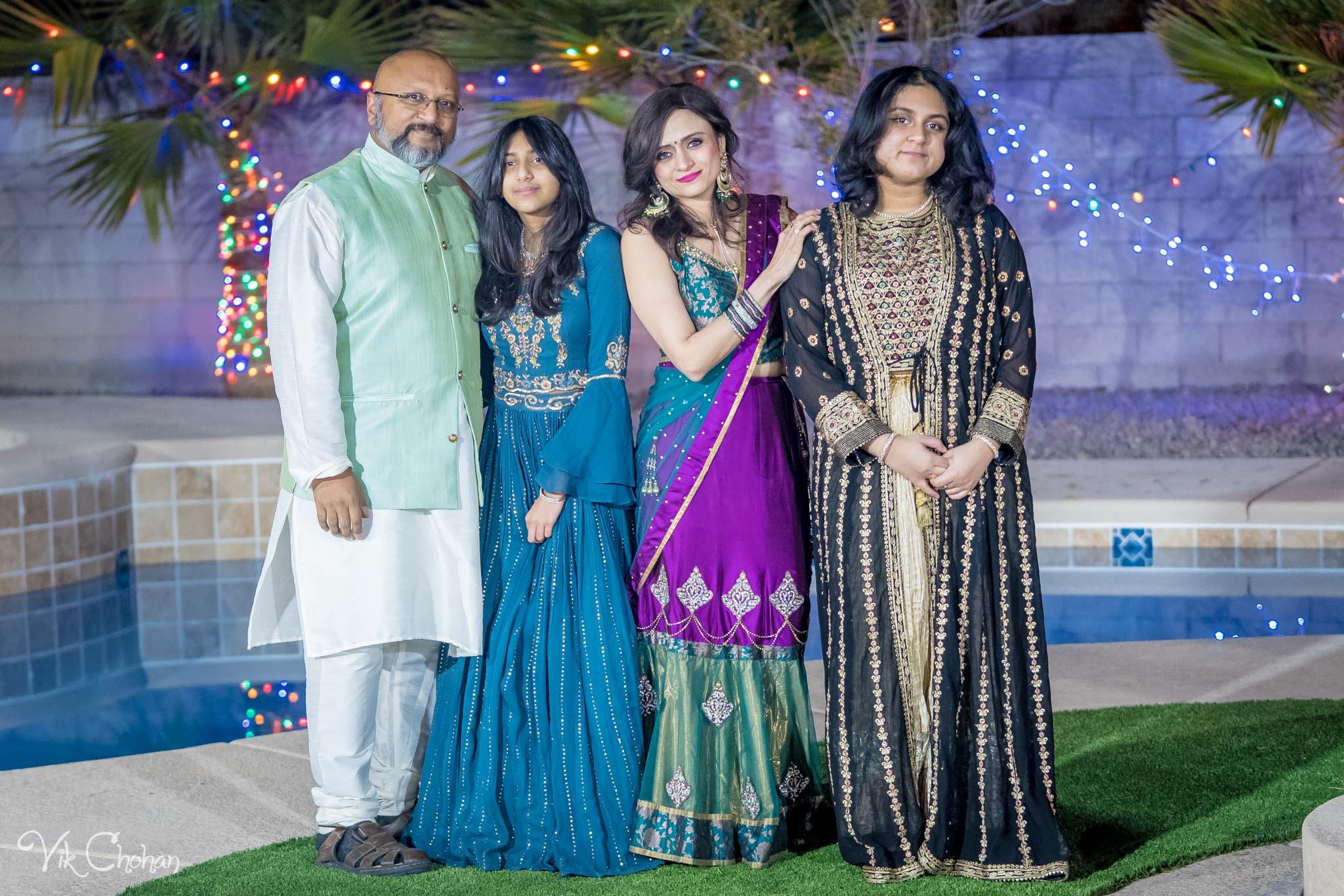 2022-02-04-Hely-&-Parth-Garba-Night-Indian-Wedding-Vik-Chohan-Photography-Photo-Booth-Social-Media-VCP-187.jpg