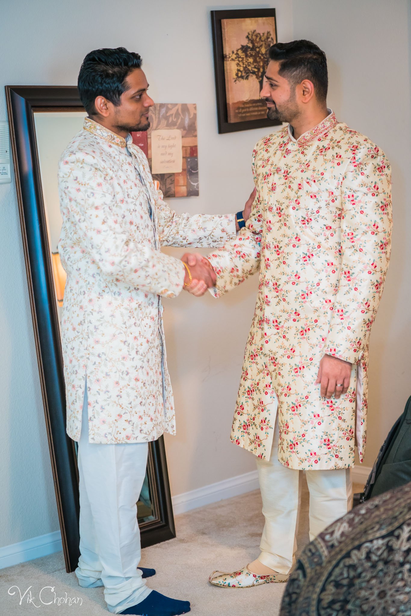 2022-02-05-Hely-&-Parth-Las-Vegas-Indian-Wedding-Photography-Vik-Chohan-Photography-Photo-Booth-Social-Media-VCP-023.jpg