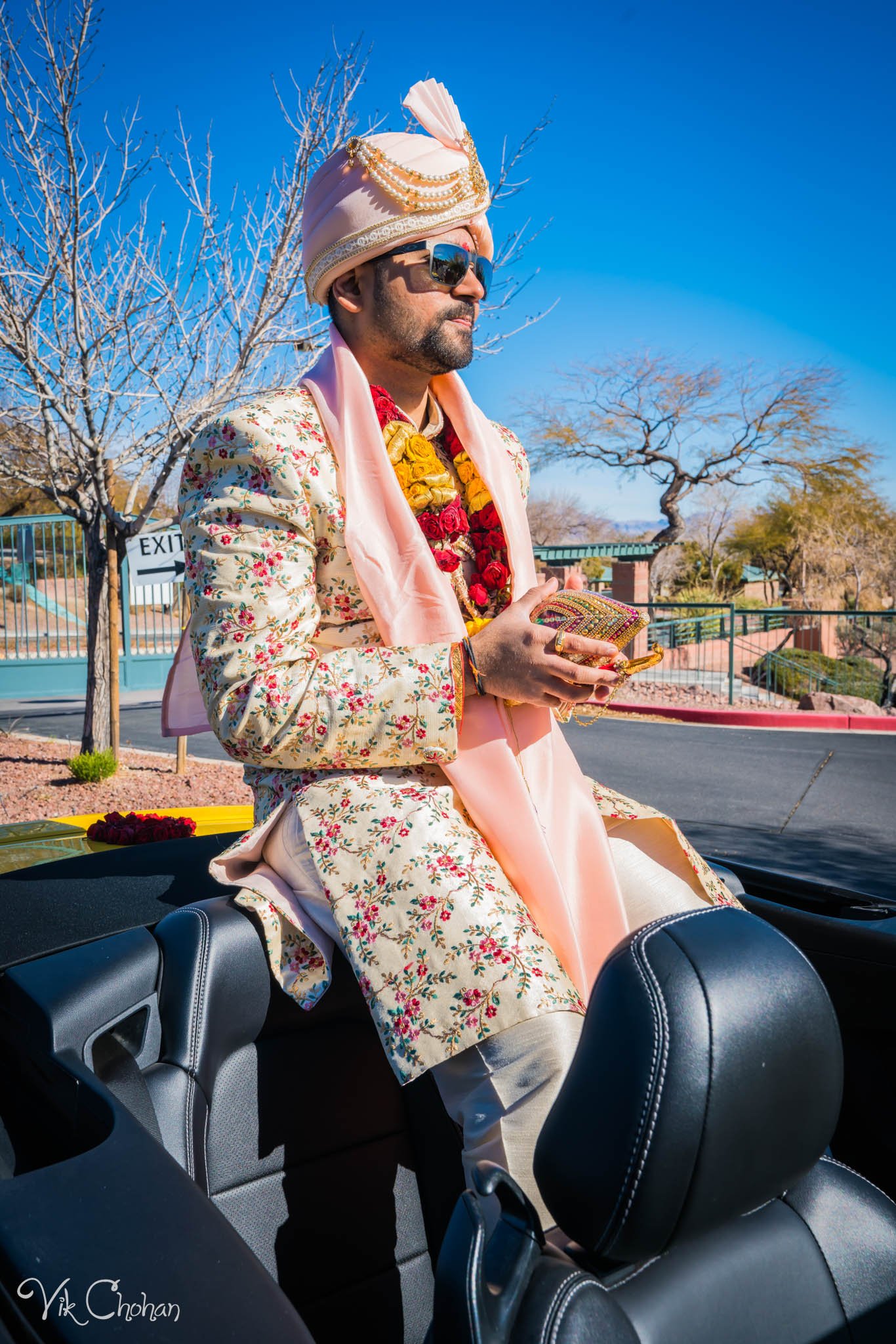 2022-02-05-Hely-&-Parth-Las-Vegas-Indian-Wedding-Photography-Vik-Chohan-Photography-Photo-Booth-Social-Media-VCP-101.jpg