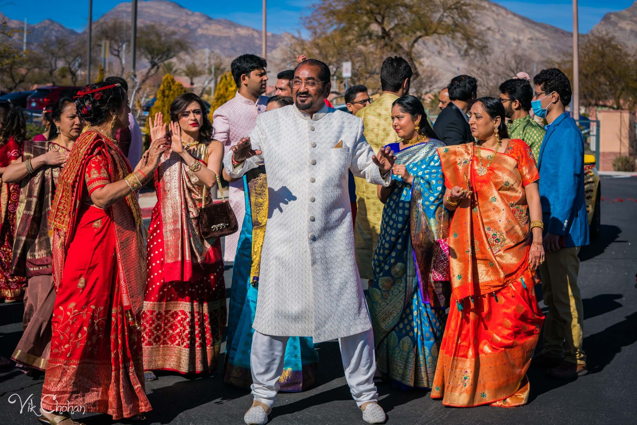 2022-02-05-Hely-&-Parth-Las-Vegas-Indian-Wedding-Photography-Vik-Chohan-Photography-Photo-Booth-Social-Media-VCP-110.jpg