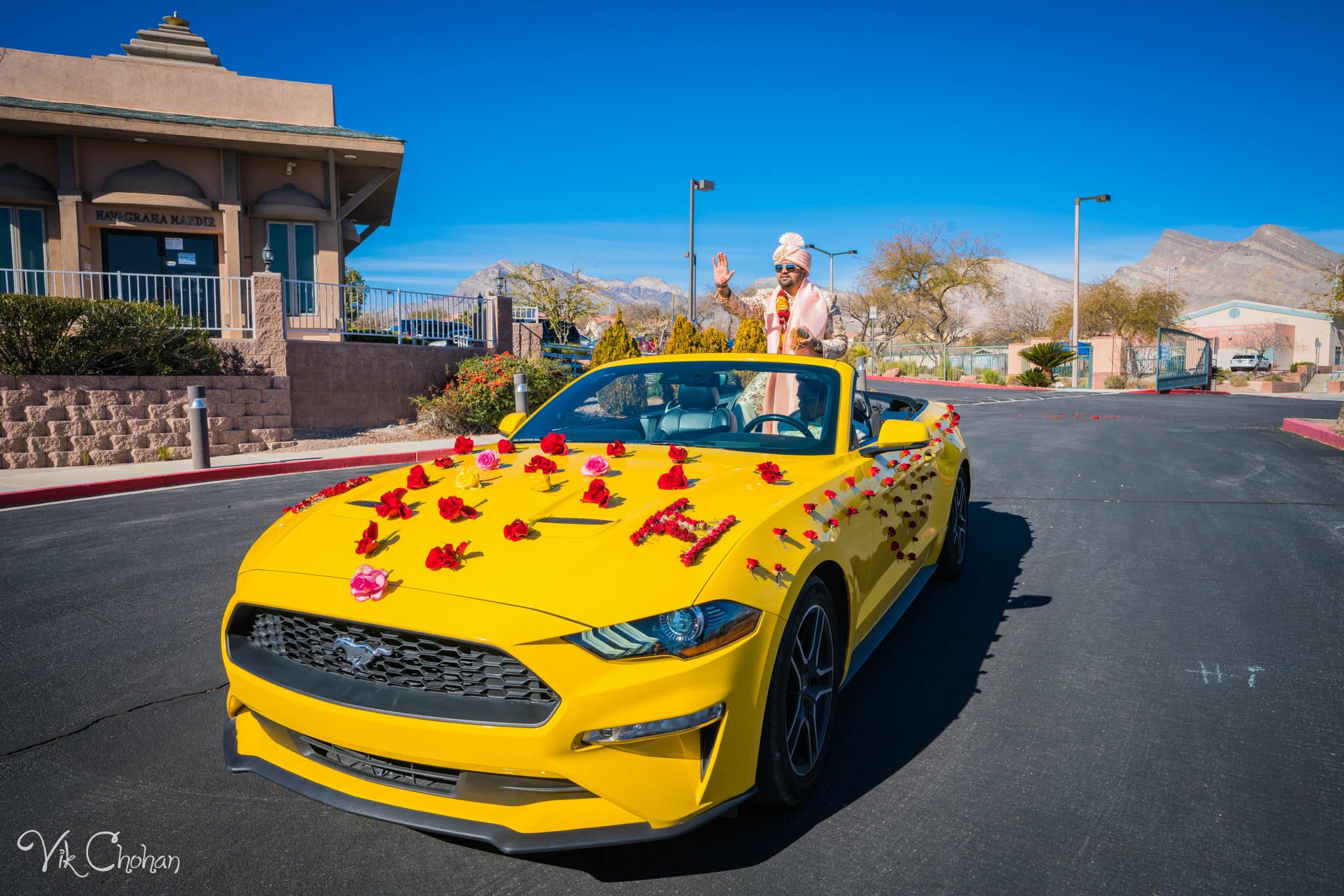 2022-02-05-Hely-&-Parth-Las-Vegas-Indian-Wedding-Photography-Vik-Chohan-Photography-Photo-Booth-Social-Media-VCP-111.jpg