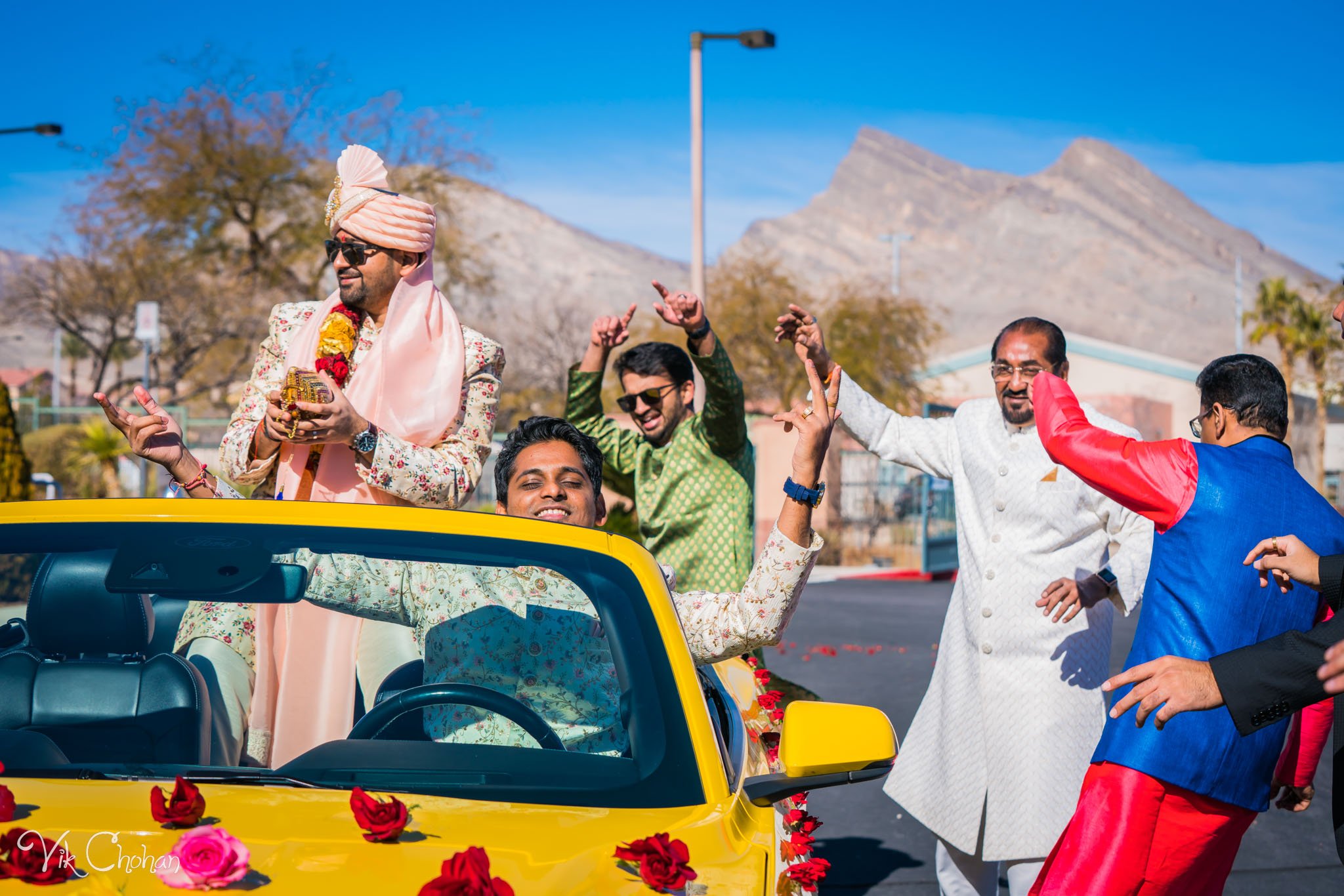 2022-02-05-Hely-&-Parth-Las-Vegas-Indian-Wedding-Photography-Vik-Chohan-Photography-Photo-Booth-Social-Media-VCP-112.jpg