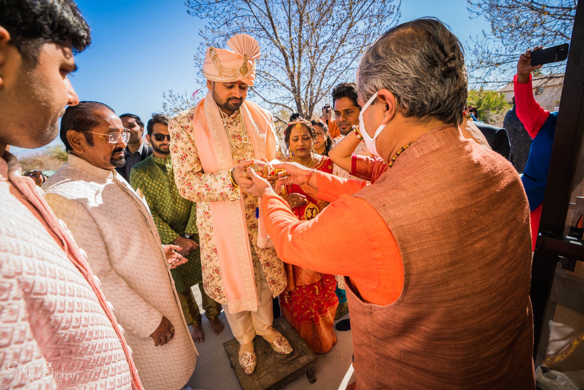 2022-02-05-Hely-&-Parth-Las-Vegas-Indian-Wedding-Photography-Vik-Chohan-Photography-Photo-Booth-Social-Media-VCP-124.jpg