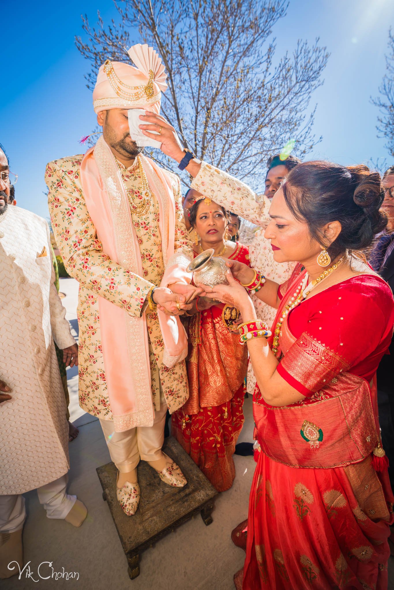 2022-02-05-Hely-&-Parth-Las-Vegas-Indian-Wedding-Photography-Vik-Chohan-Photography-Photo-Booth-Social-Media-VCP-125.jpg