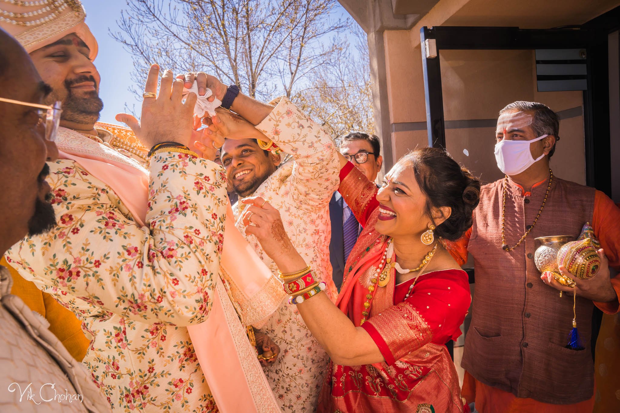 2022-02-05-Hely-&-Parth-Las-Vegas-Indian-Wedding-Photography-Vik-Chohan-Photography-Photo-Booth-Social-Media-VCP-127.jpg