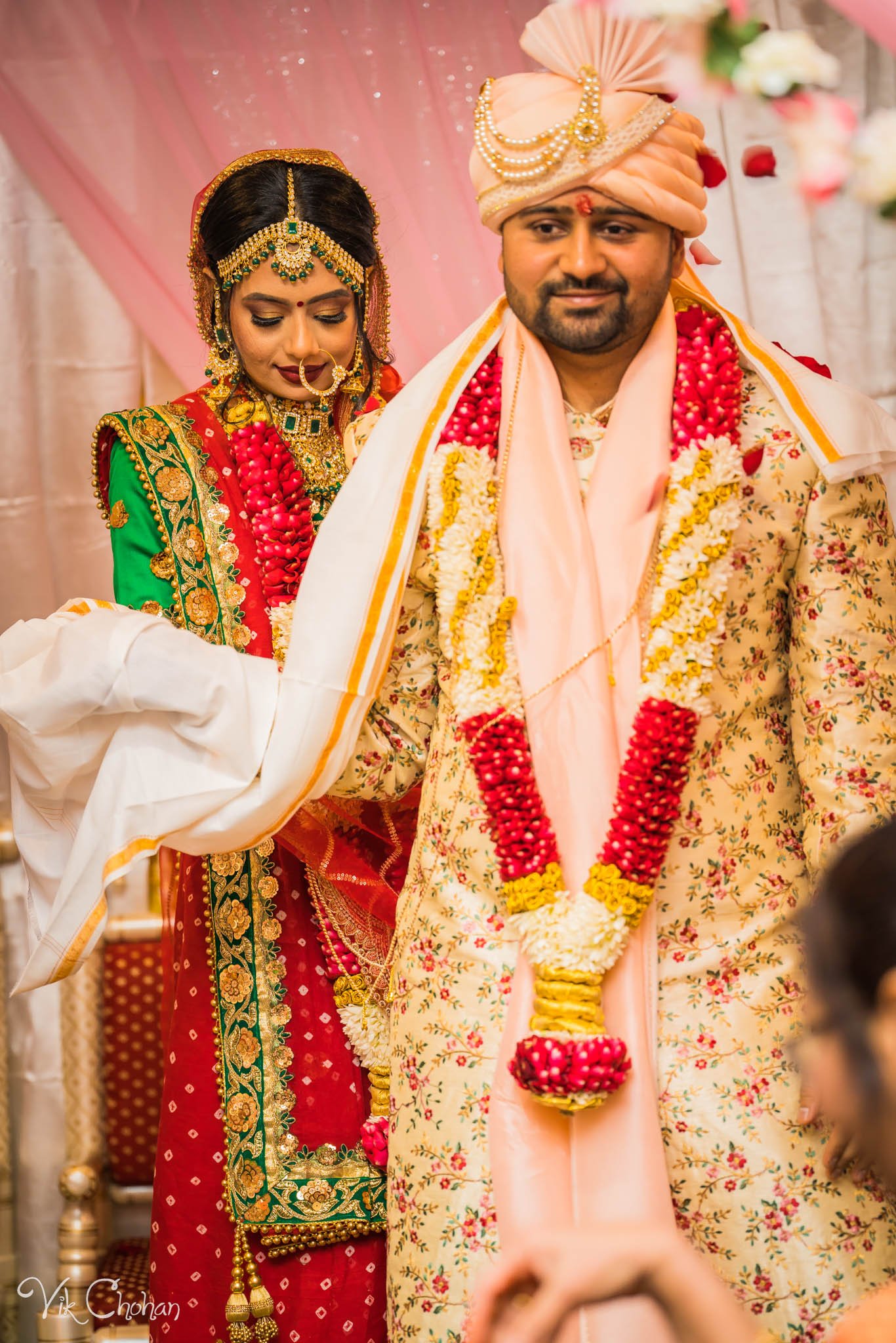 2022-02-05-Hely-&-Parth-Las-Vegas-Indian-Wedding-Photography-Vik-Chohan-Photography-Photo-Booth-Social-Media-VCP-261.jpg