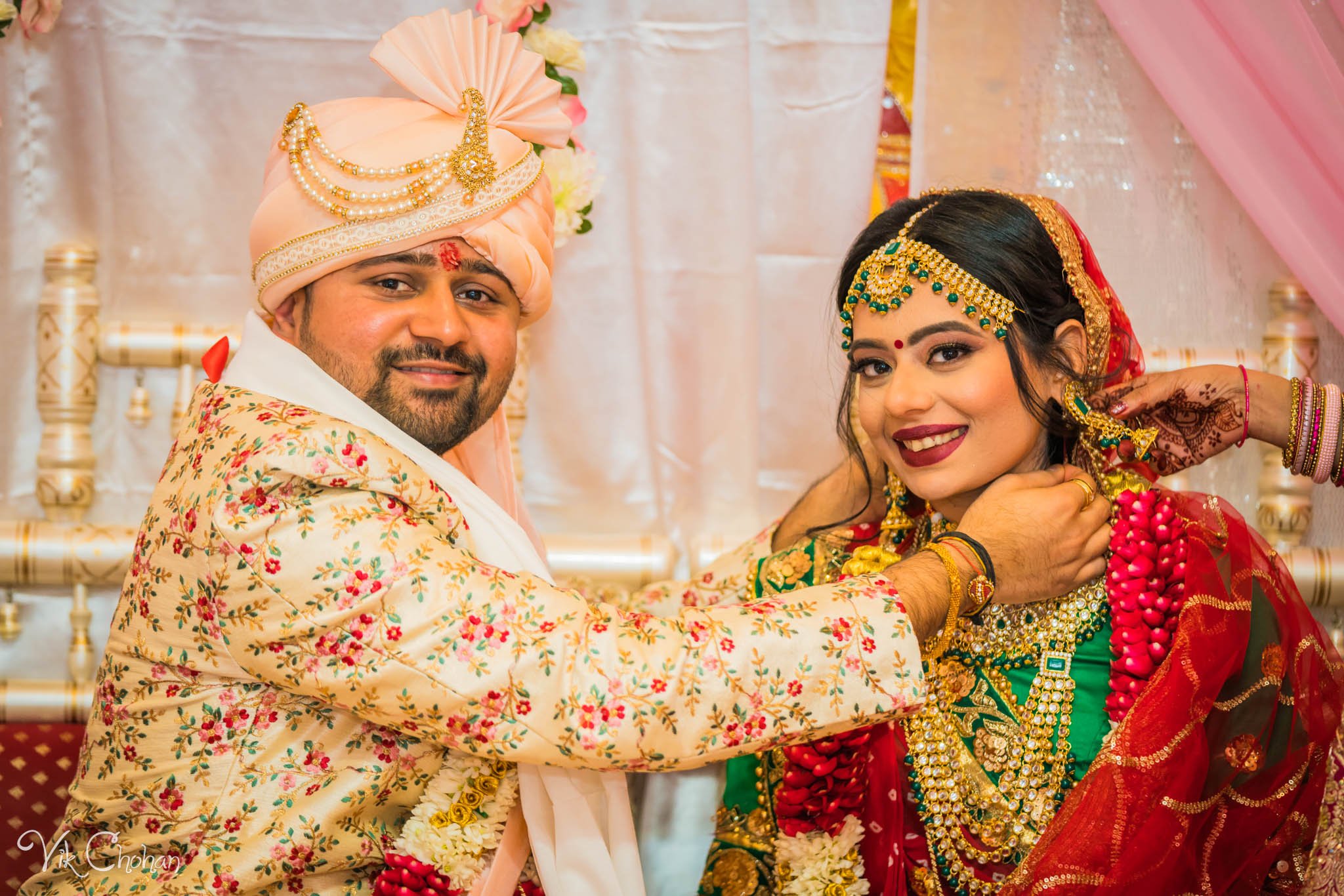 2022-02-05-Hely-&-Parth-Las-Vegas-Indian-Wedding-Photography-Vik-Chohan-Photography-Photo-Booth-Social-Media-VCP-283.jpg