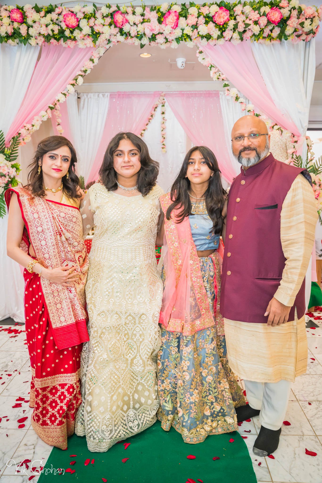 2022-02-05-Hely-&-Parth-Las-Vegas-Indian-Wedding-Photography-Vik-Chohan-Photography-Photo-Booth-Social-Media-VCP-350.jpg