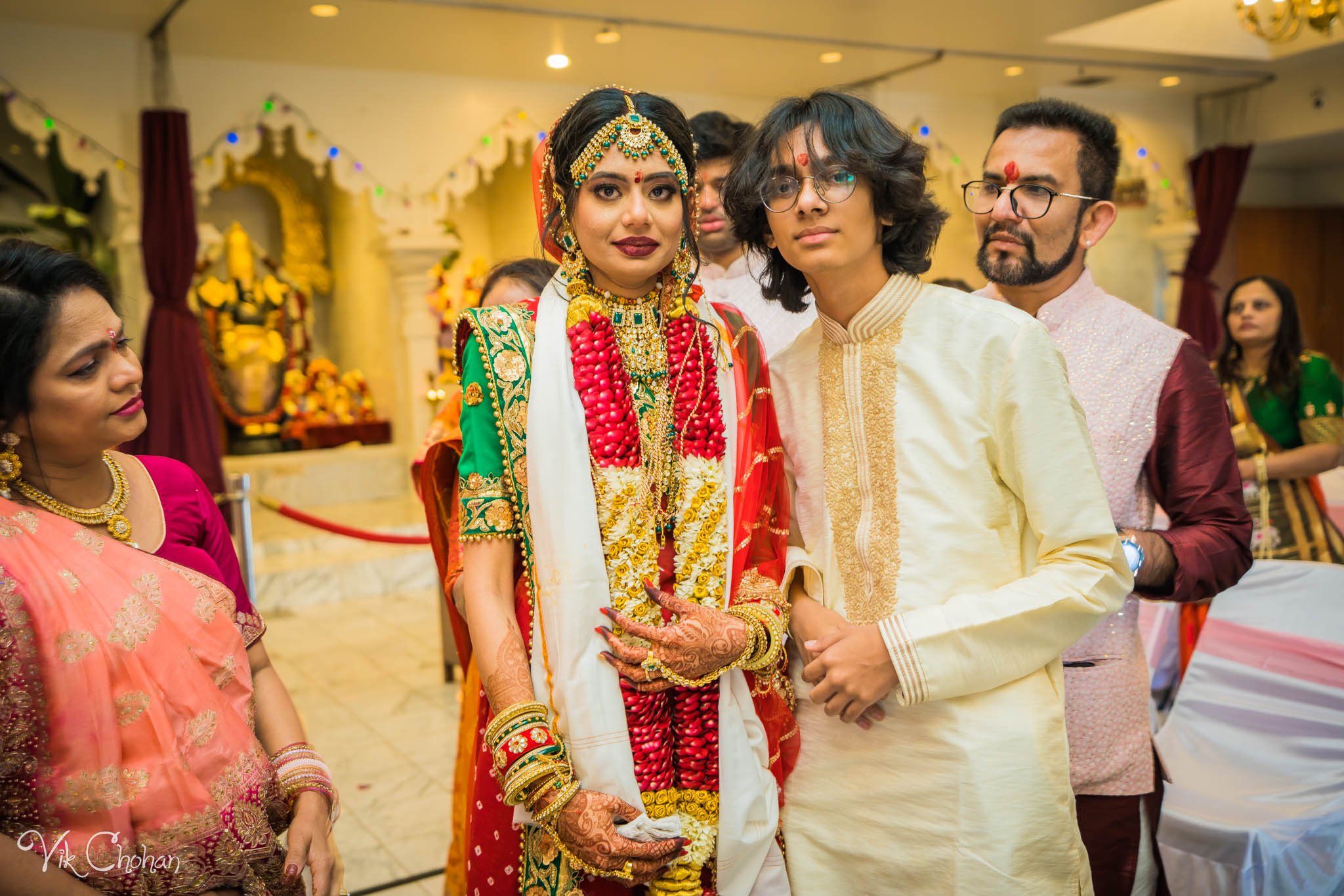 2022-02-05-Hely-&-Parth-Las-Vegas-Indian-Wedding-Photography-Vik-Chohan-Photography-Photo-Booth-Social-Media-VCP-370.jpg