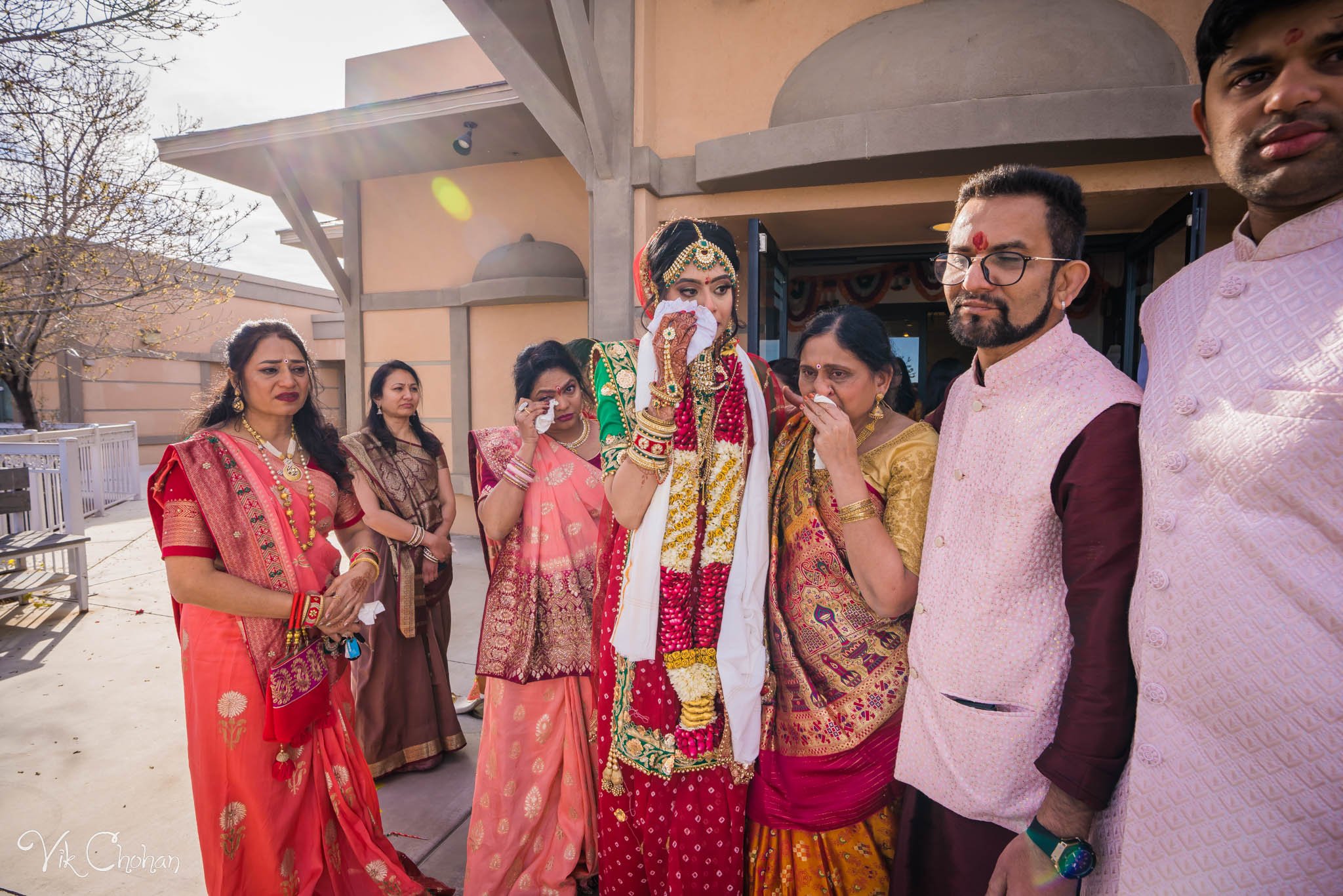 2022-02-05-Hely-&-Parth-Las-Vegas-Indian-Wedding-Photography-Vik-Chohan-Photography-Photo-Booth-Social-Media-VCP-383.jpg