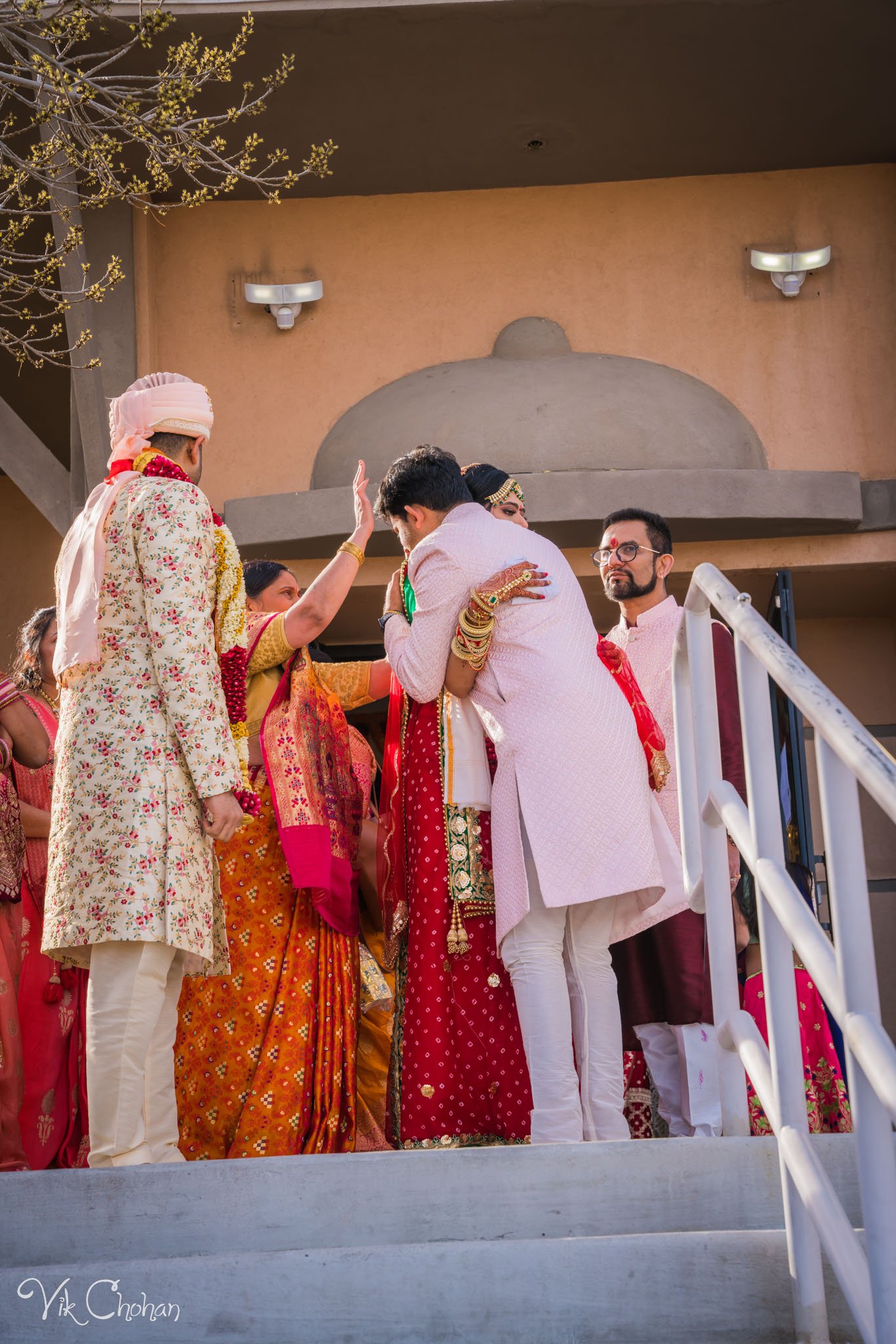 2022-02-05-Hely-&-Parth-Las-Vegas-Indian-Wedding-Photography-Vik-Chohan-Photography-Photo-Booth-Social-Media-VCP-385.jpg