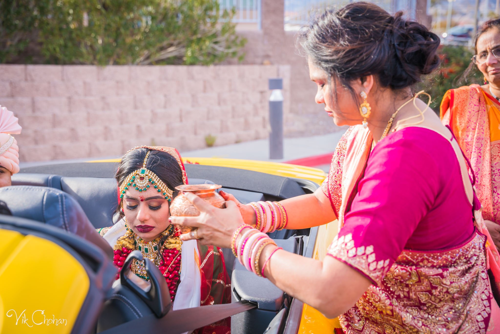 2022-02-05-Hely-&-Parth-Las-Vegas-Indian-Wedding-Photography-Vik-Chohan-Photography-Photo-Booth-Social-Media-VCP-394.jpg