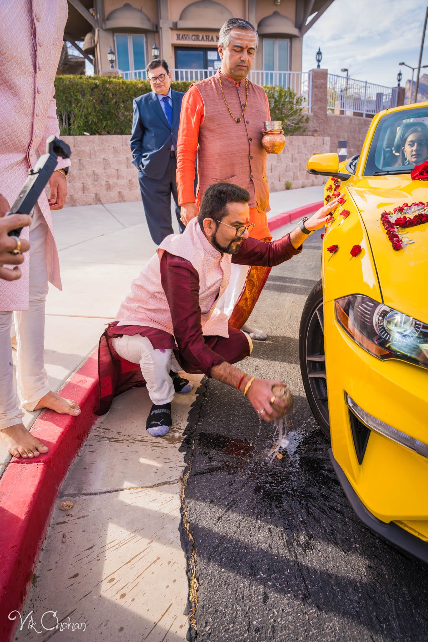 2022-02-05-Hely-&-Parth-Las-Vegas-Indian-Wedding-Photography-Vik-Chohan-Photography-Photo-Booth-Social-Media-VCP-404.jpg