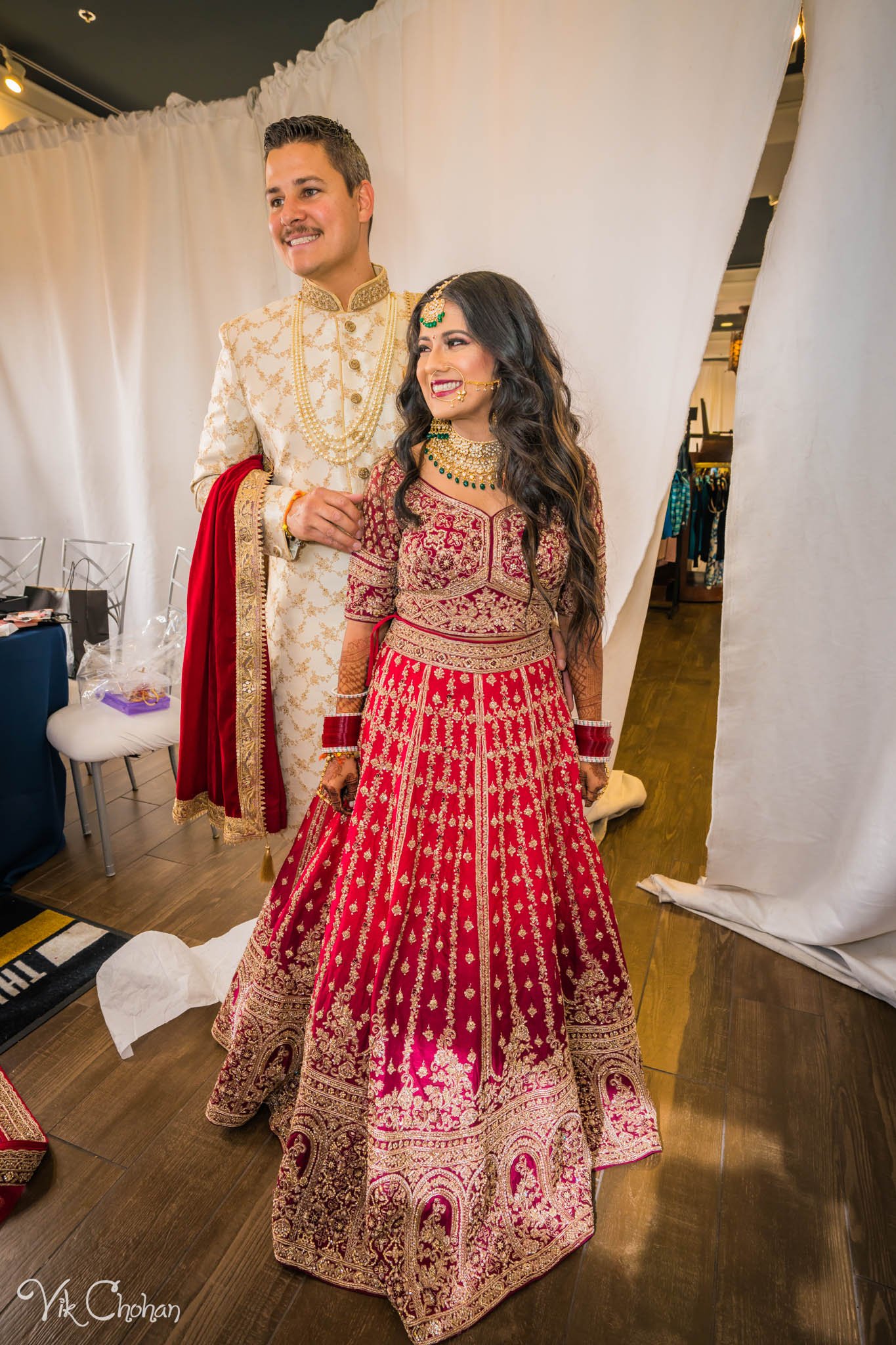 2022-06-09-Annie-&-Steven-Las-Vegas-Indian-Wedding-Ceremony-Photography-Vik-Chohan-Photography-Photo-Booth-Social-Media-VCP-014.jpg