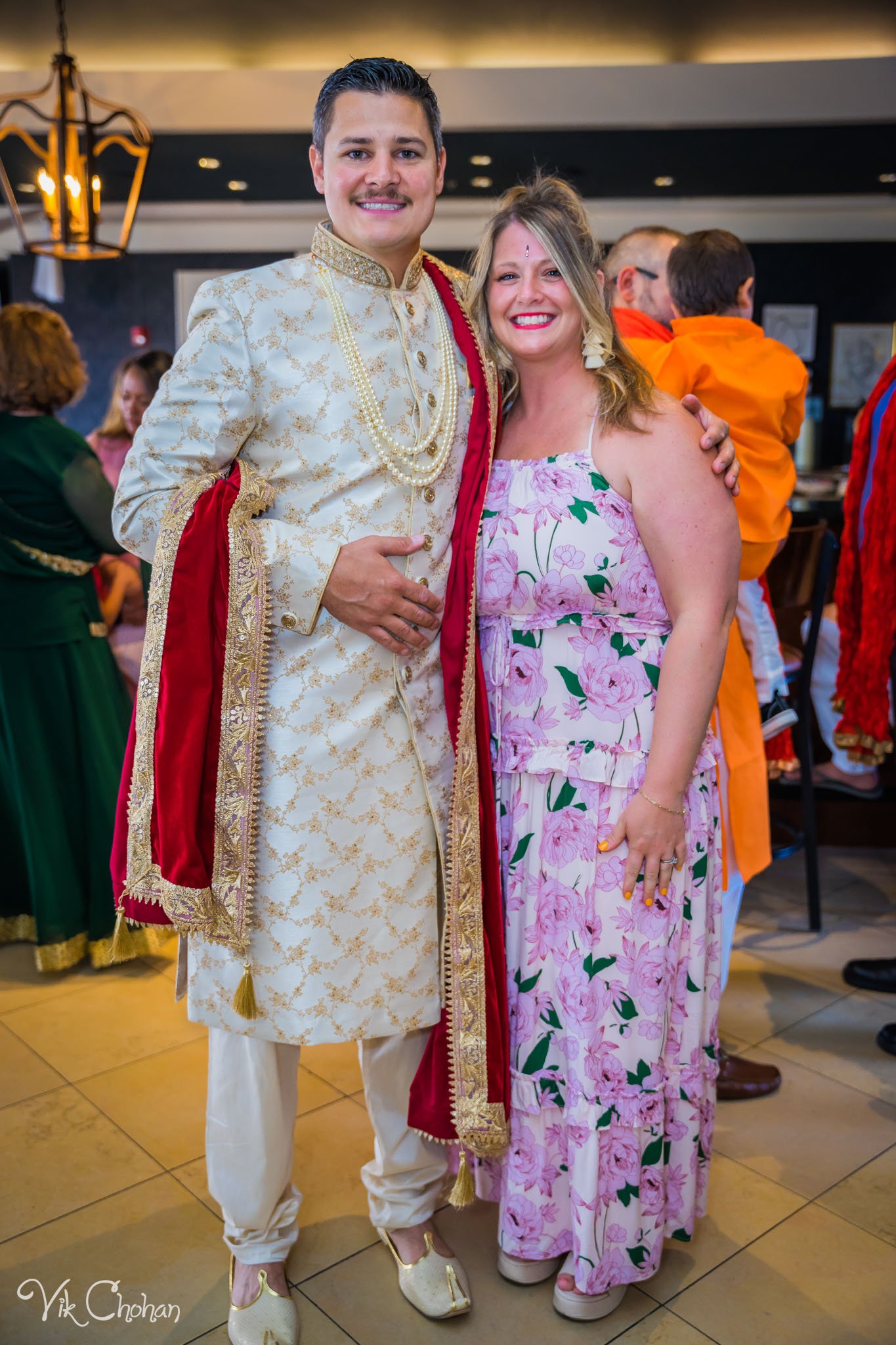 2022-06-09-Annie-&-Steven-Las-Vegas-Indian-Wedding-Ceremony-Photography-Vik-Chohan-Photography-Photo-Booth-Social-Media-VCP-032.jpg