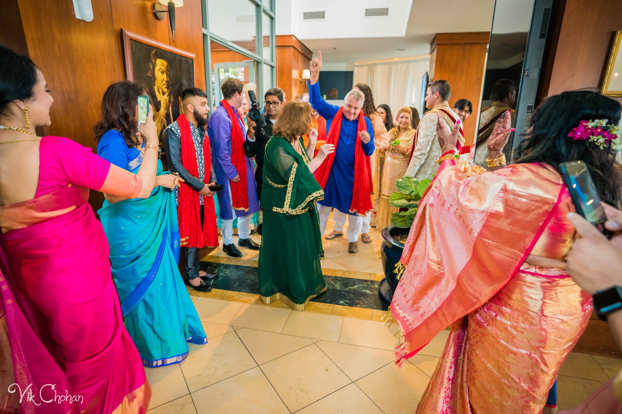 2022-06-09-Annie-&-Steven-Las-Vegas-Indian-Wedding-Ceremony-Photography-Vik-Chohan-Photography-Photo-Booth-Social-Media-VCP-062.jpg