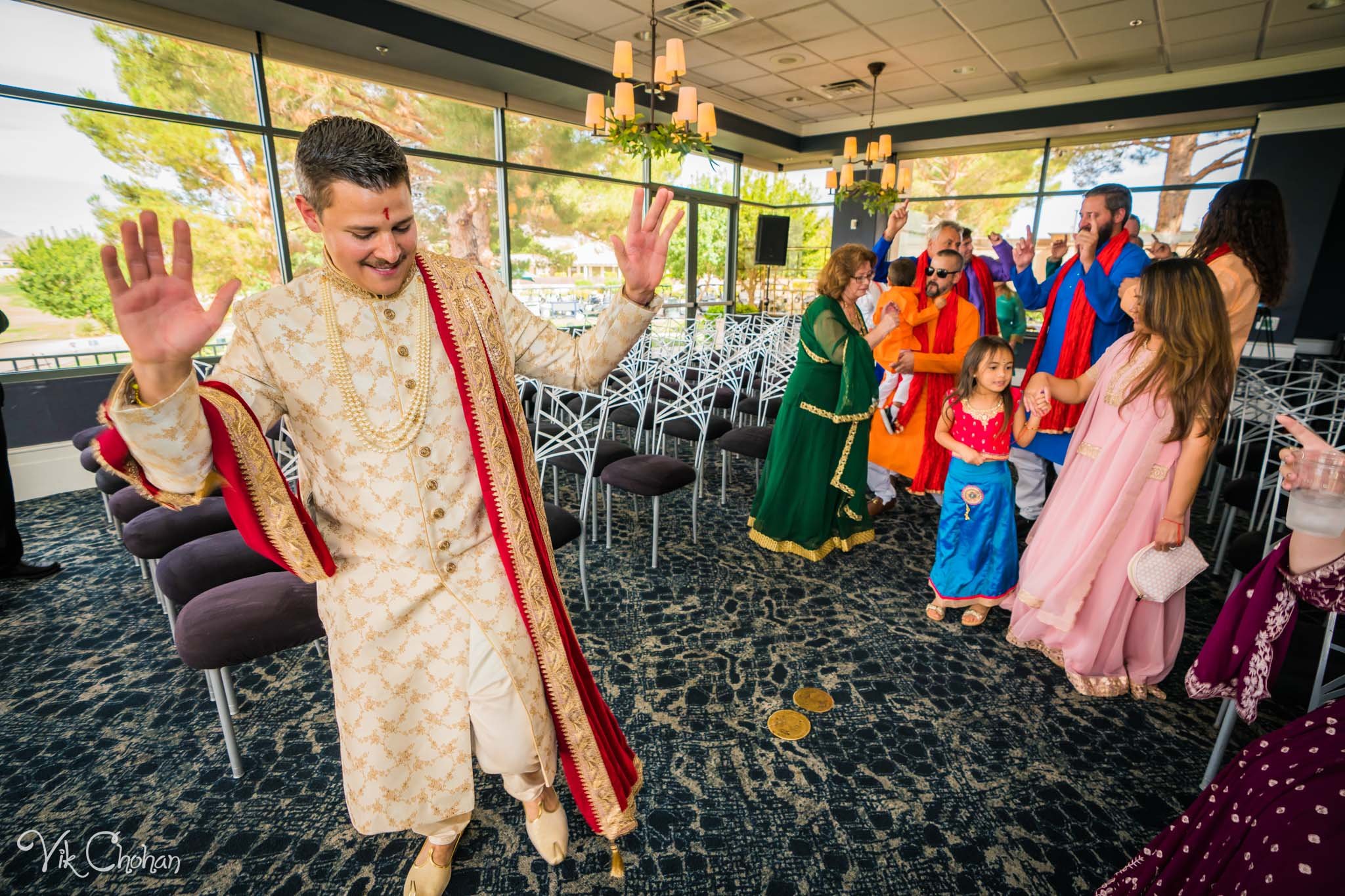 2022-06-09-Annie-&-Steven-Las-Vegas-Indian-Wedding-Ceremony-Photography-Vik-Chohan-Photography-Photo-Booth-Social-Media-VCP-066.jpg