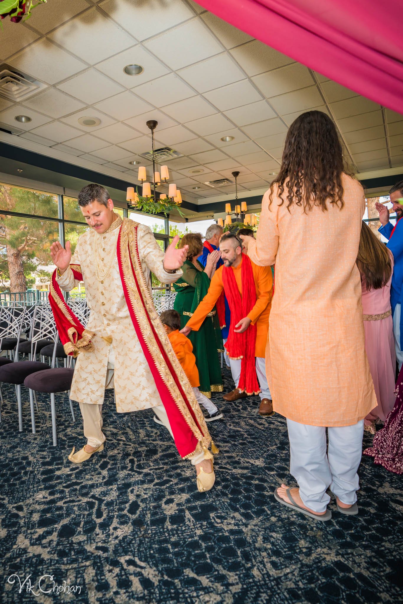 2022-06-09-Annie-&-Steven-Las-Vegas-Indian-Wedding-Ceremony-Photography-Vik-Chohan-Photography-Photo-Booth-Social-Media-VCP-067.jpg