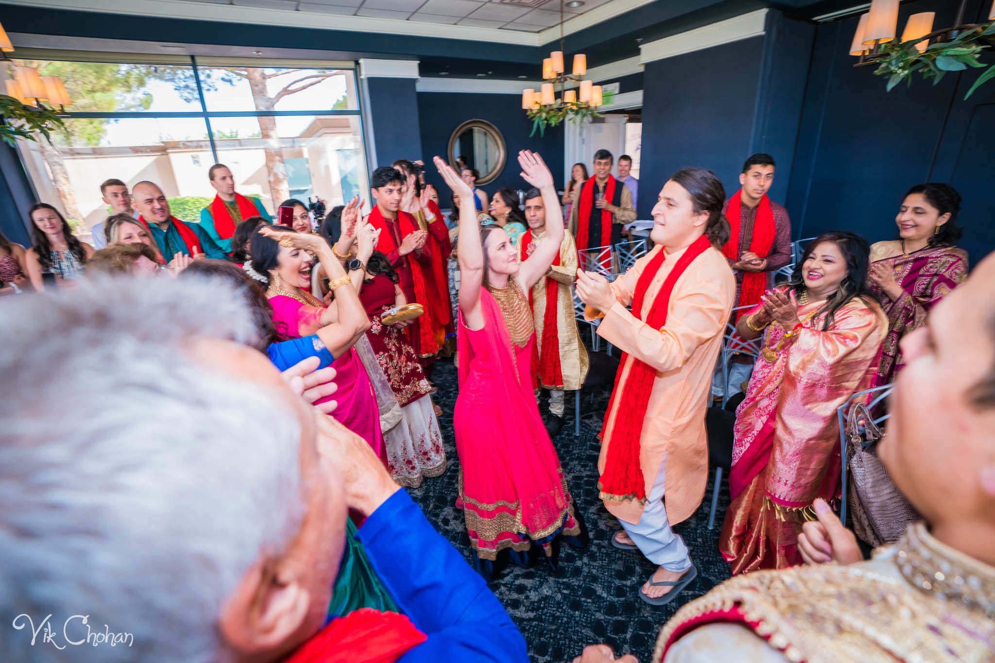 2022-06-09-Annie-&-Steven-Las-Vegas-Indian-Wedding-Ceremony-Photography-Vik-Chohan-Photography-Photo-Booth-Social-Media-VCP-071.jpg