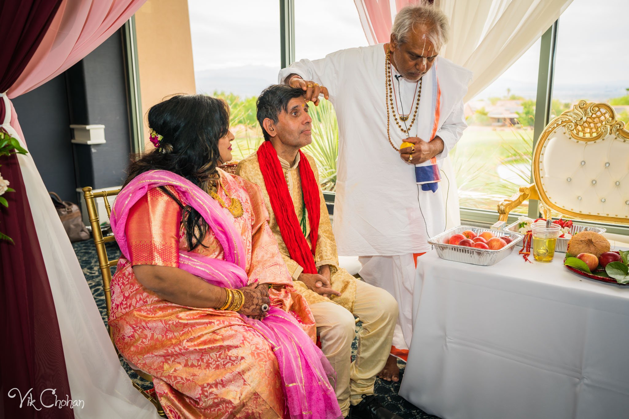 2022-06-09-Annie-&-Steven-Las-Vegas-Indian-Wedding-Ceremony-Photography-Vik-Chohan-Photography-Photo-Booth-Social-Media-VCP-081.jpg