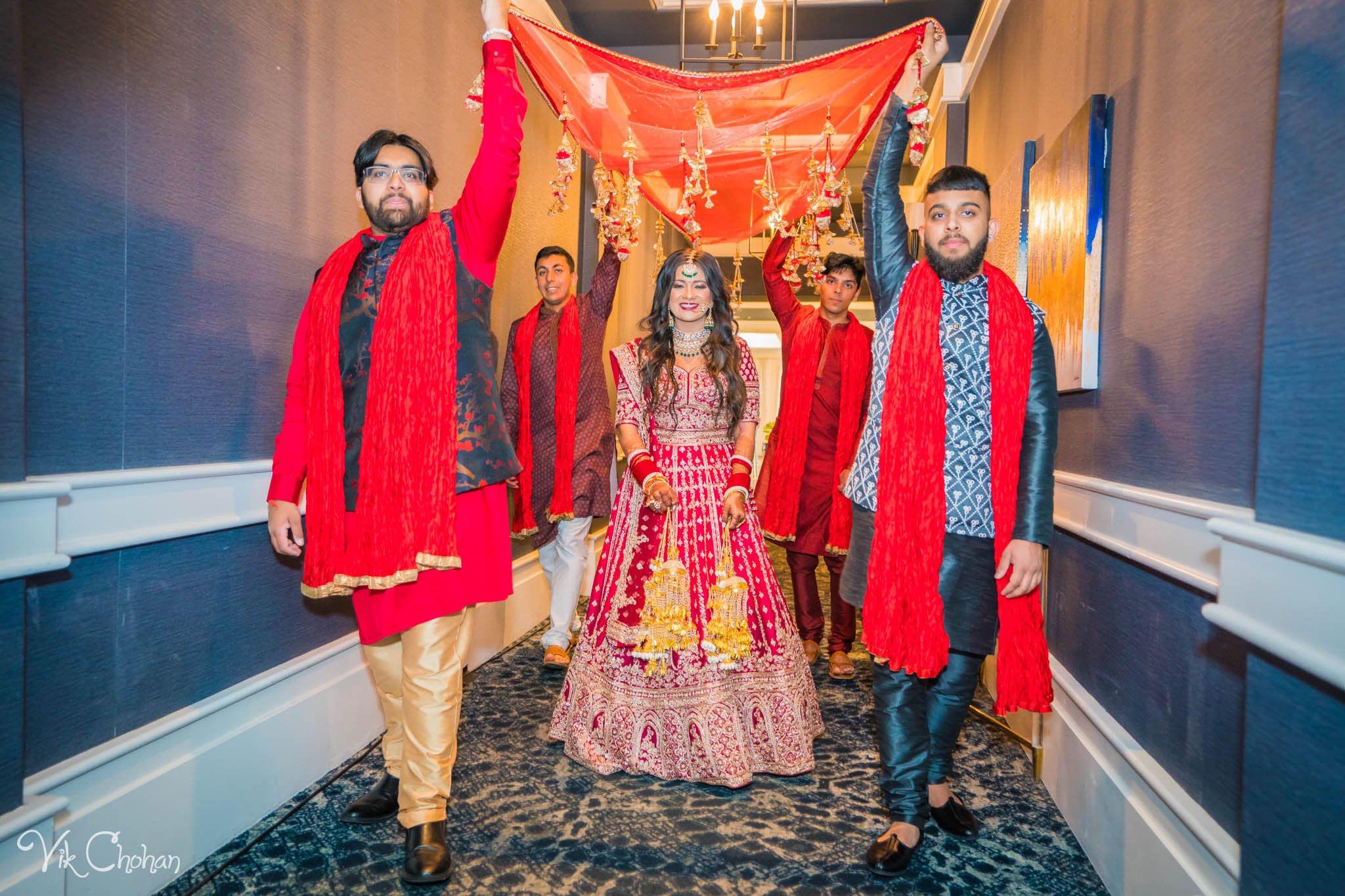 2022-06-09-Annie-&-Steven-Las-Vegas-Indian-Wedding-Ceremony-Photography-Vik-Chohan-Photography-Photo-Booth-Social-Media-VCP-095.jpg