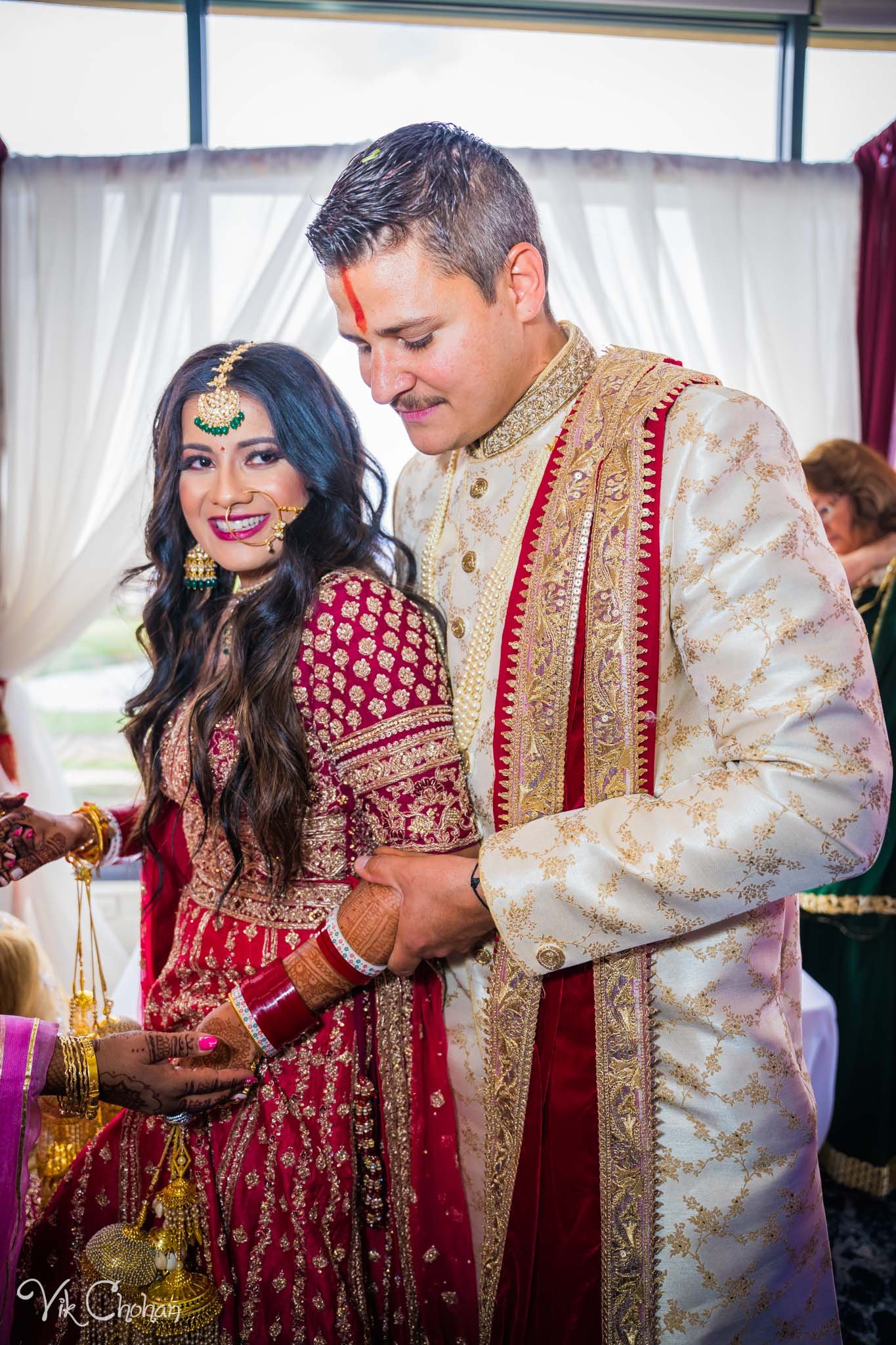2022-06-09-Annie-&-Steven-Las-Vegas-Indian-Wedding-Ceremony-Photography-Vik-Chohan-Photography-Photo-Booth-Social-Media-VCP-101.jpg