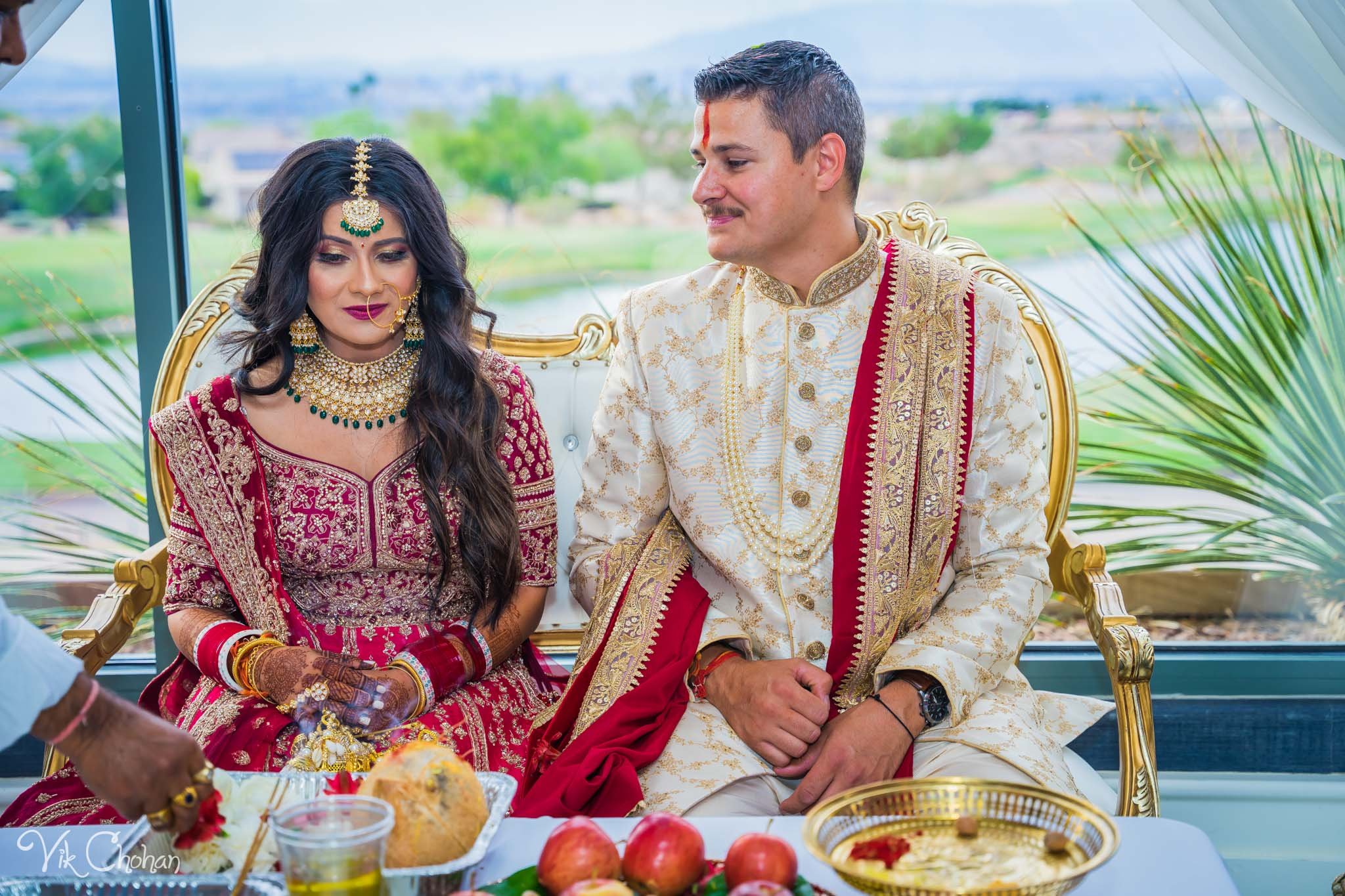 2022-06-09-Annie-&-Steven-Las-Vegas-Indian-Wedding-Ceremony-Photography-Vik-Chohan-Photography-Photo-Booth-Social-Media-VCP-105.jpg