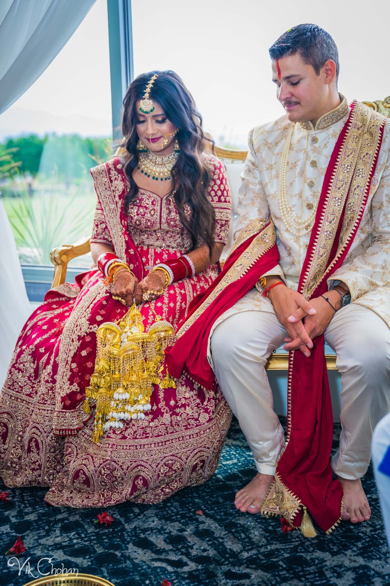 2022-06-09-Annie-&-Steven-Las-Vegas-Indian-Wedding-Ceremony-Photography-Vik-Chohan-Photography-Photo-Booth-Social-Media-VCP-119.jpg