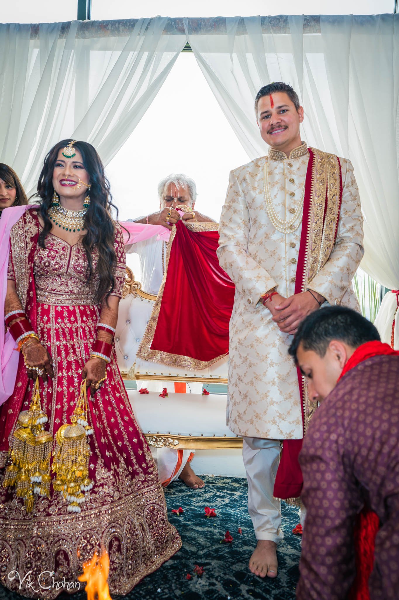 2022-06-09-Annie-&-Steven-Las-Vegas-Indian-Wedding-Ceremony-Photography-Vik-Chohan-Photography-Photo-Booth-Social-Media-VCP-147.jpg