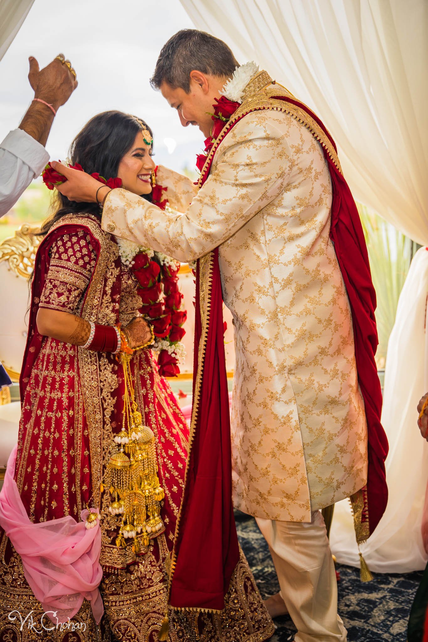 2022-06-09-Annie-&-Steven-Las-Vegas-Indian-Wedding-Ceremony-Photography-Vik-Chohan-Photography-Photo-Booth-Social-Media-VCP-158.jpg