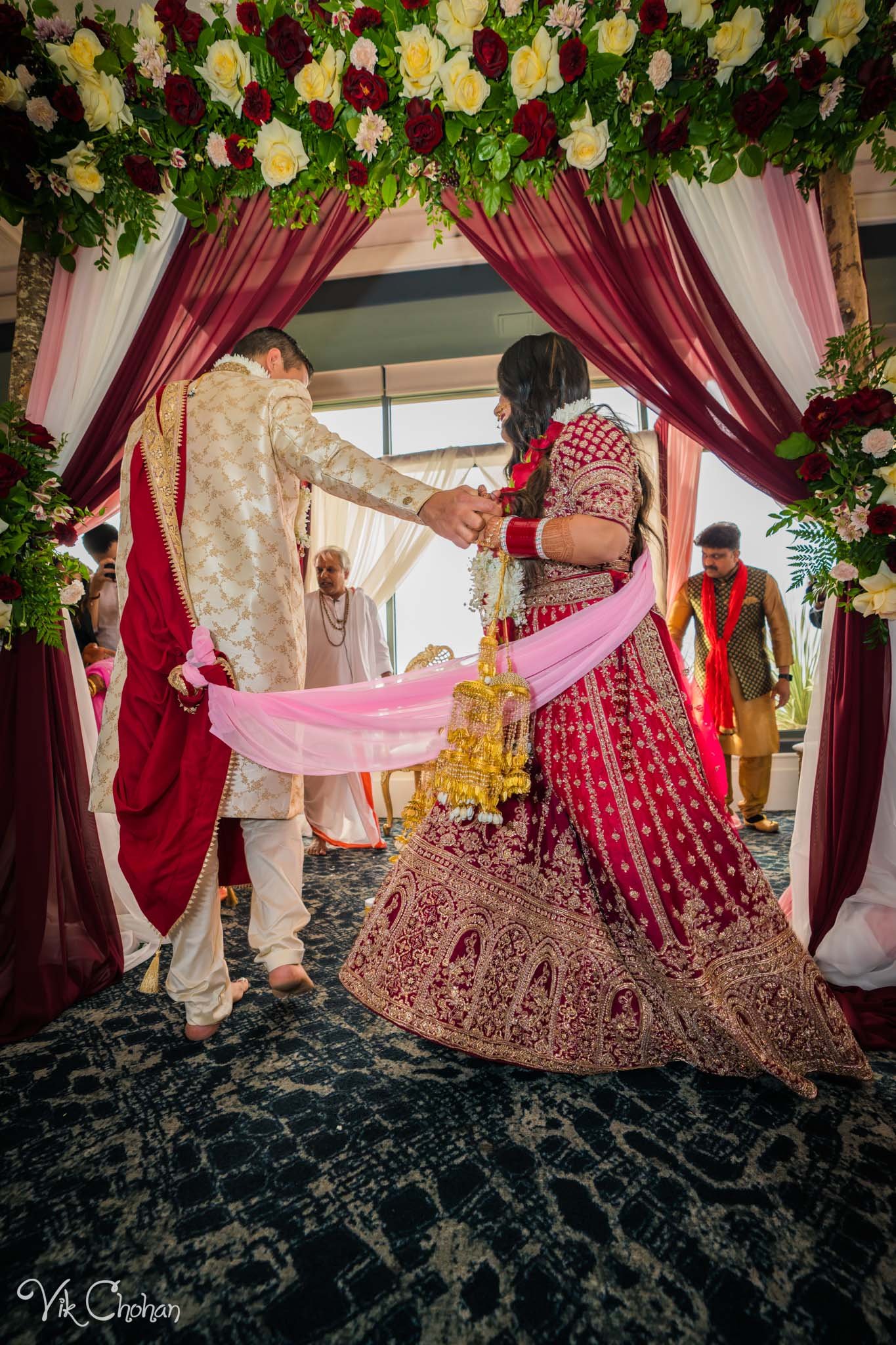 2022-06-09-Annie-&-Steven-Las-Vegas-Indian-Wedding-Ceremony-Photography-Vik-Chohan-Photography-Photo-Booth-Social-Media-VCP-161.jpg