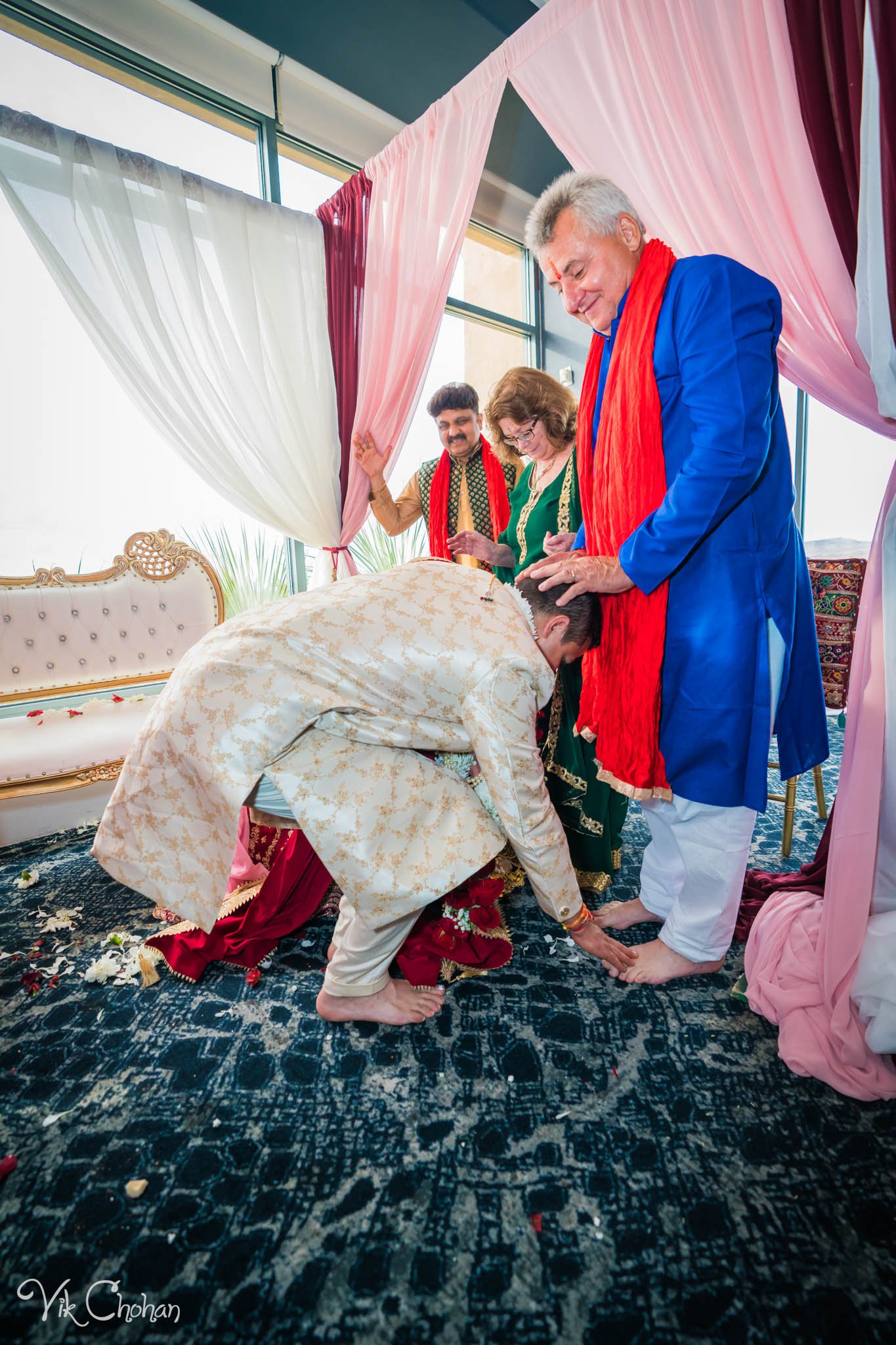 2022-06-09-Annie-&-Steven-Las-Vegas-Indian-Wedding-Ceremony-Photography-Vik-Chohan-Photography-Photo-Booth-Social-Media-VCP-186.jpg