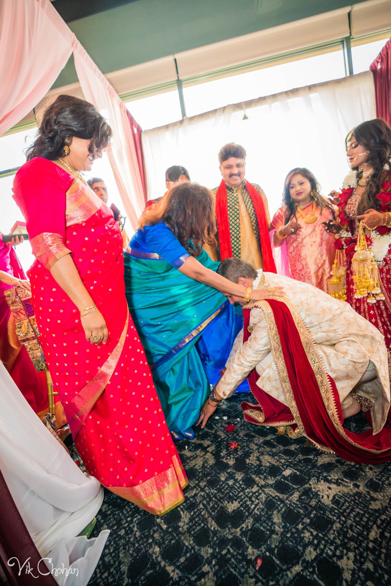 2022-06-09-Annie-&-Steven-Las-Vegas-Indian-Wedding-Ceremony-Photography-Vik-Chohan-Photography-Photo-Booth-Social-Media-VCP-189.jpg