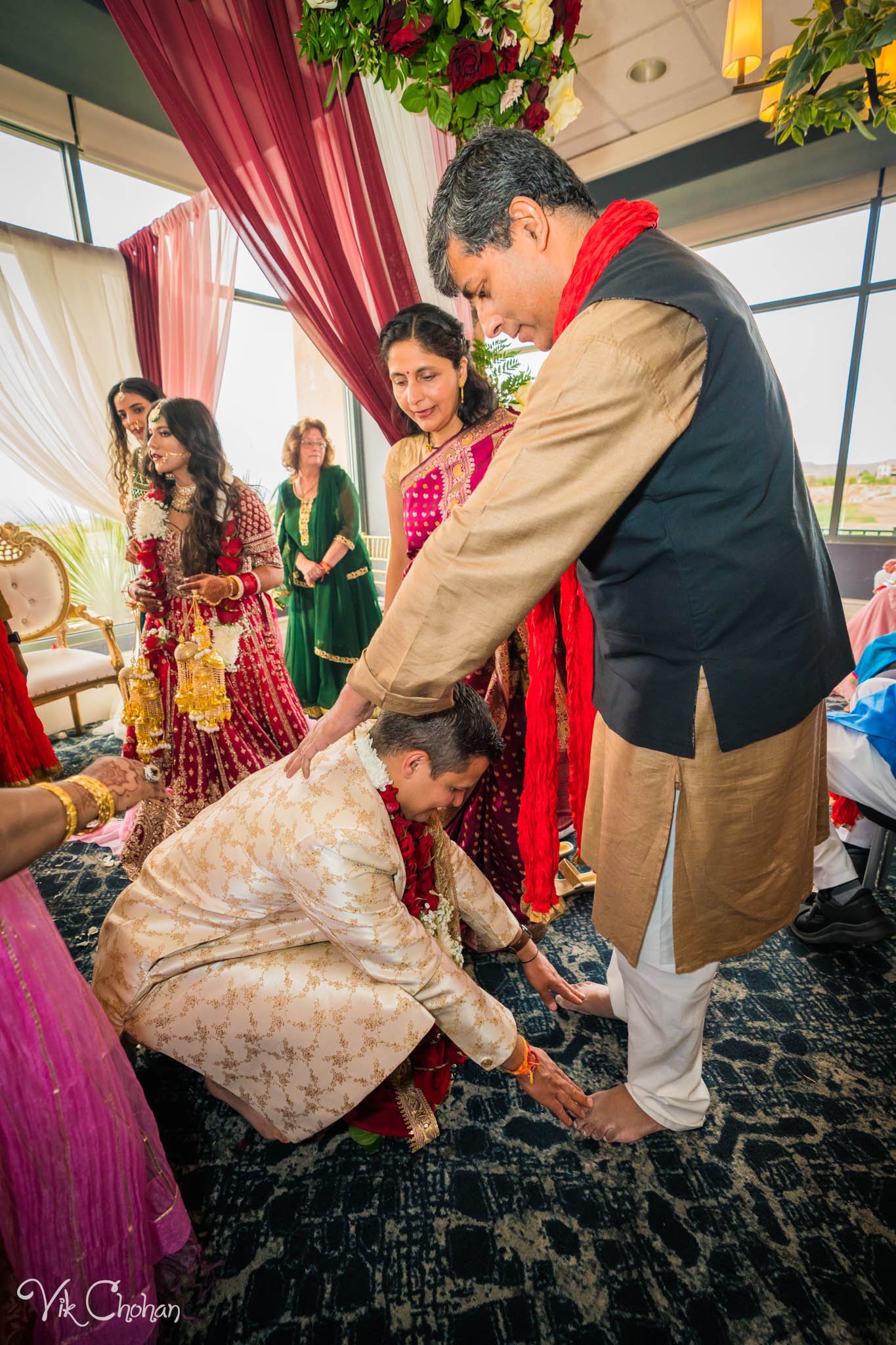 2022-06-09-Annie-&-Steven-Las-Vegas-Indian-Wedding-Ceremony-Photography-Vik-Chohan-Photography-Photo-Booth-Social-Media-VCP-193.jpg