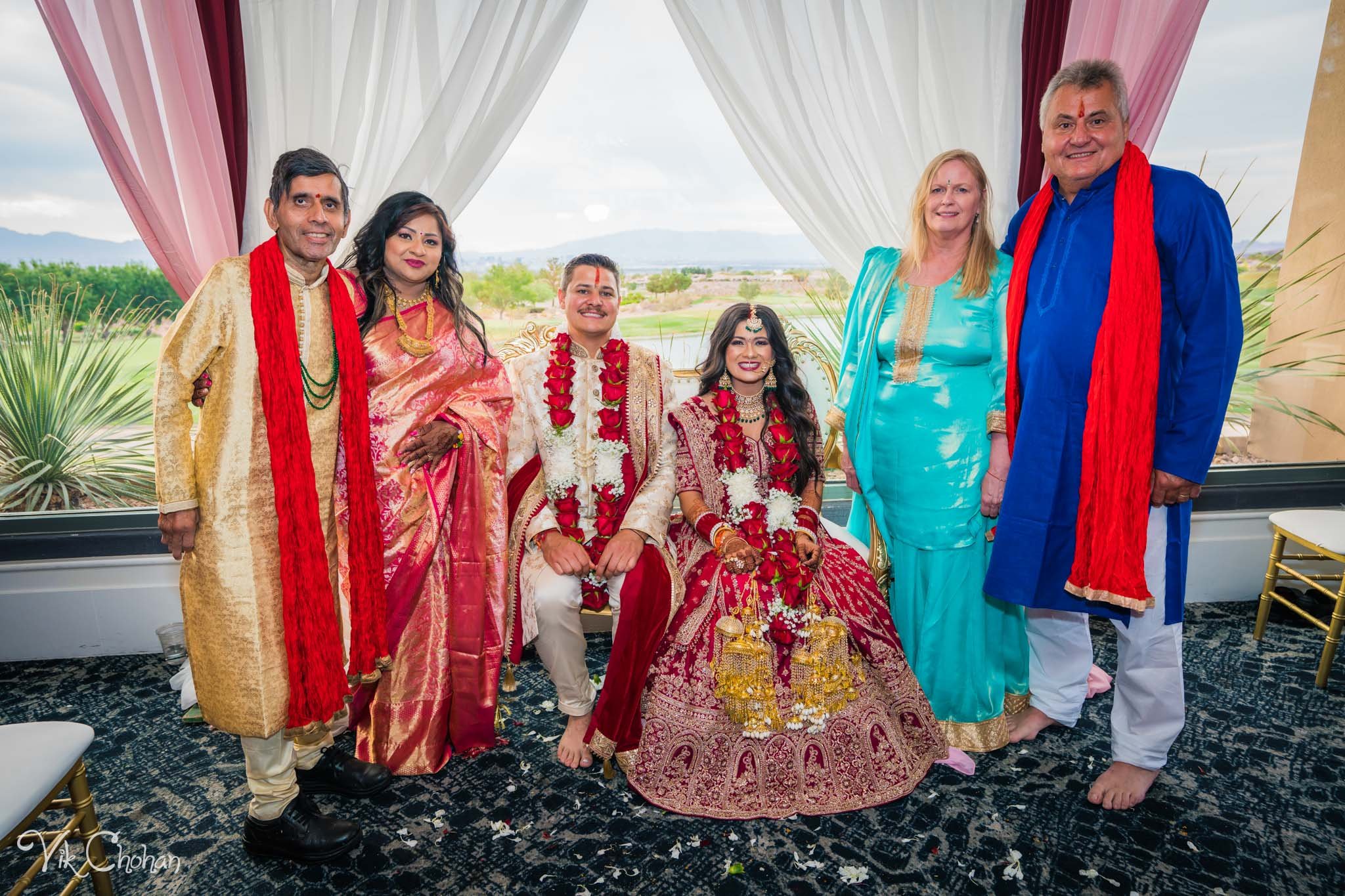 2022-06-09-Annie-&-Steven-Las-Vegas-Indian-Wedding-Ceremony-Photography-Vik-Chohan-Photography-Photo-Booth-Social-Media-VCP-195.jpg